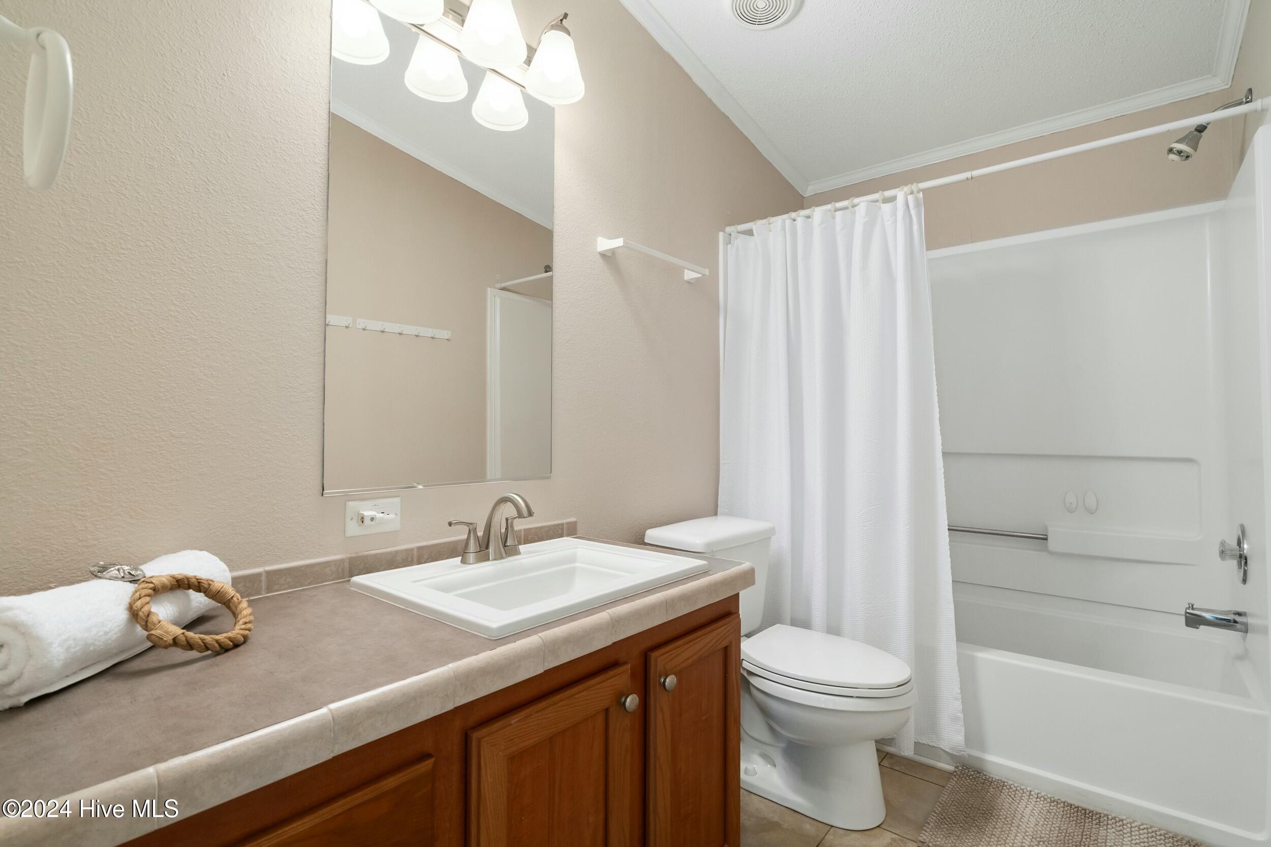 1104 Captains Court Property Photo 23
