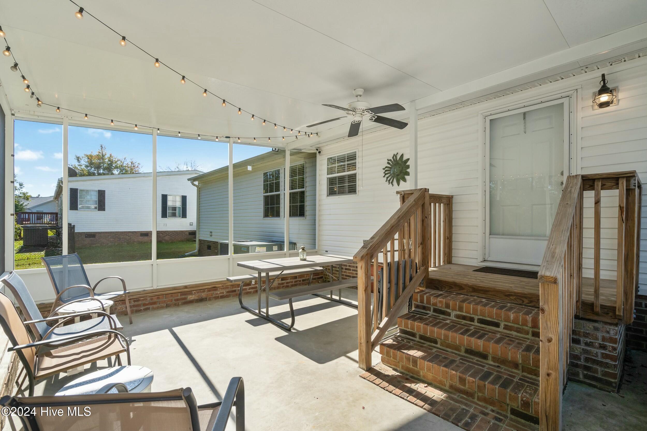 1104 Captains Court Property Photo 25