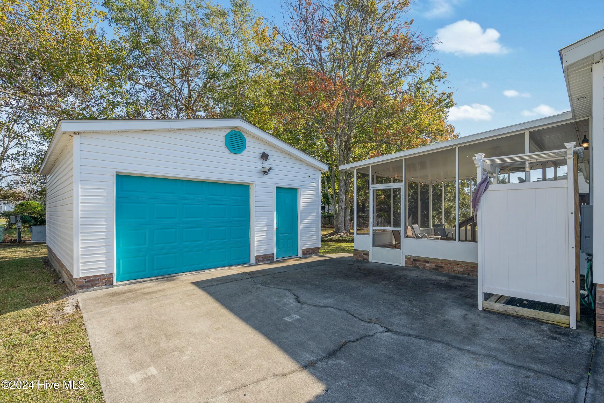 1104 Captains Court Property Photo 27
