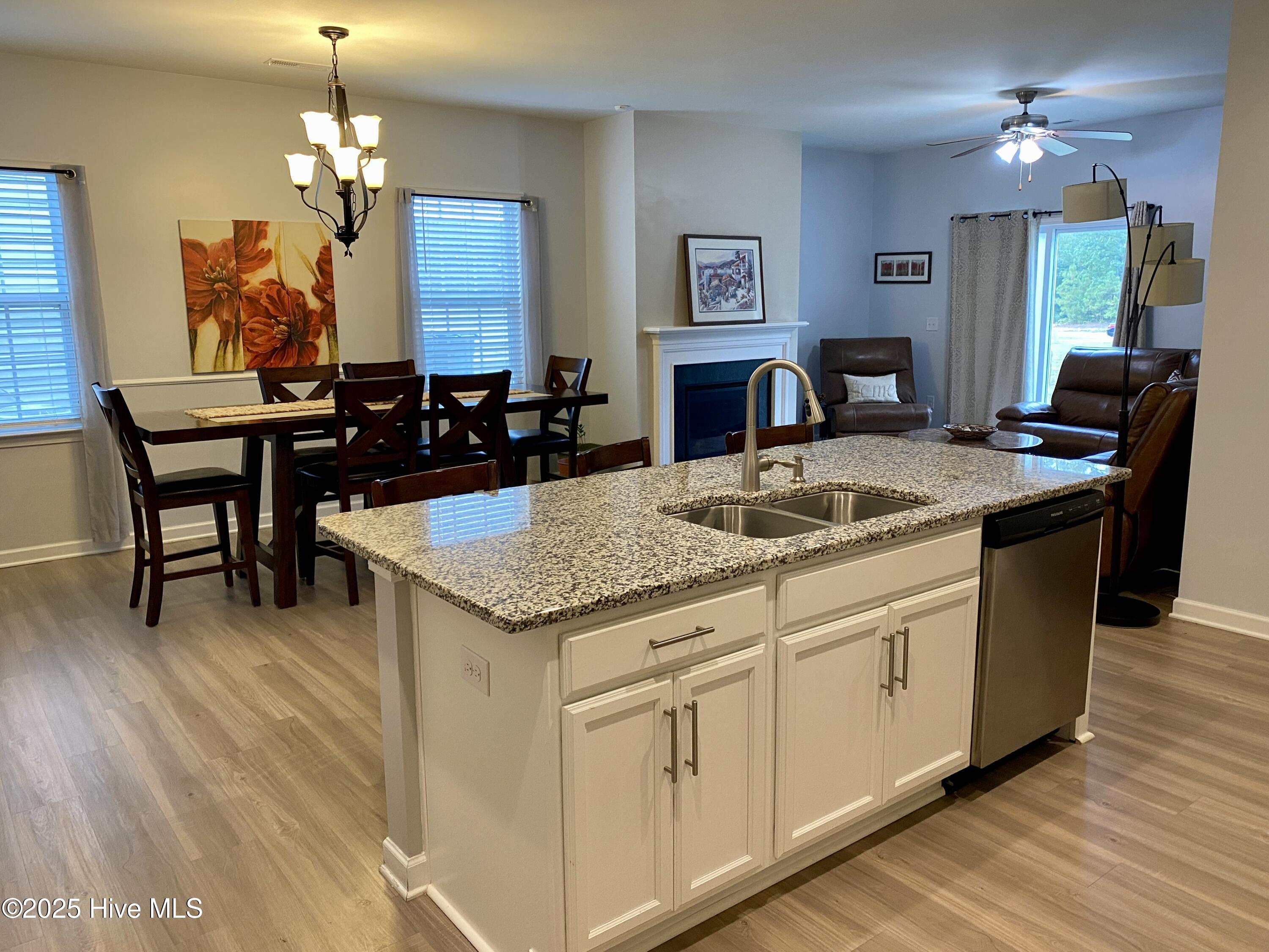 565 Golden Villas Drive Property Photo 6