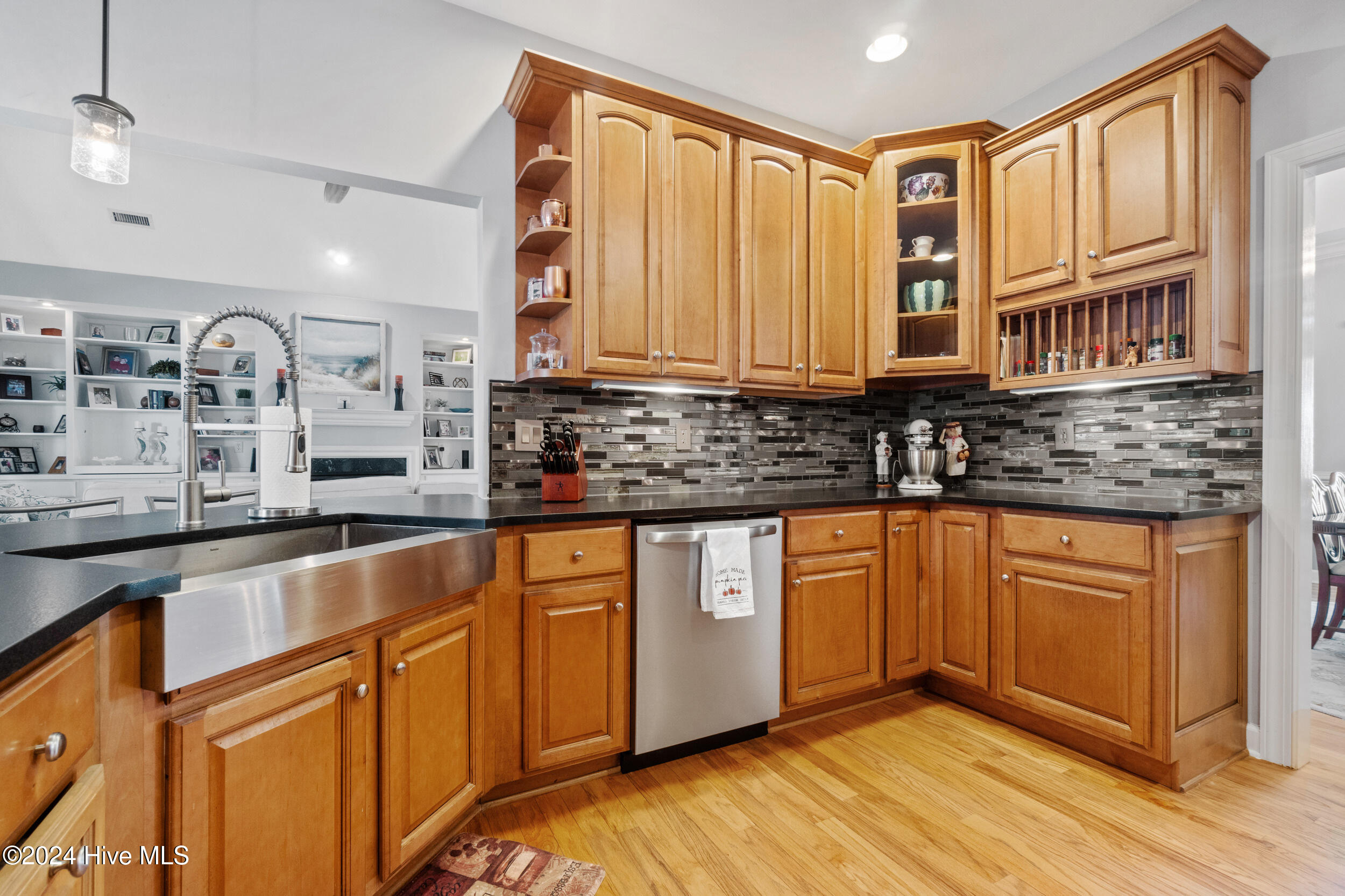 104 French Broad Road Property Photo 11