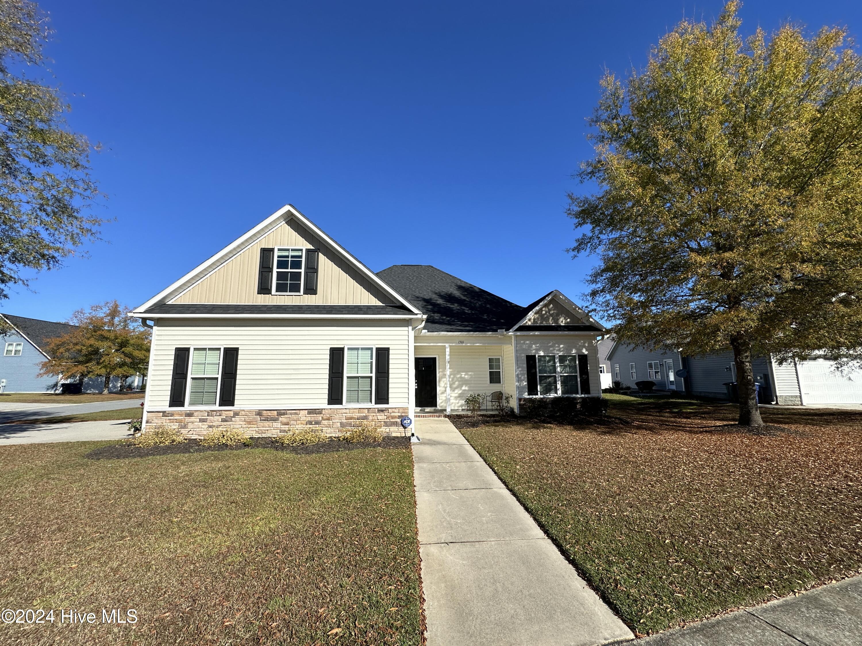 1301 Pine Drive Property Photo 3
