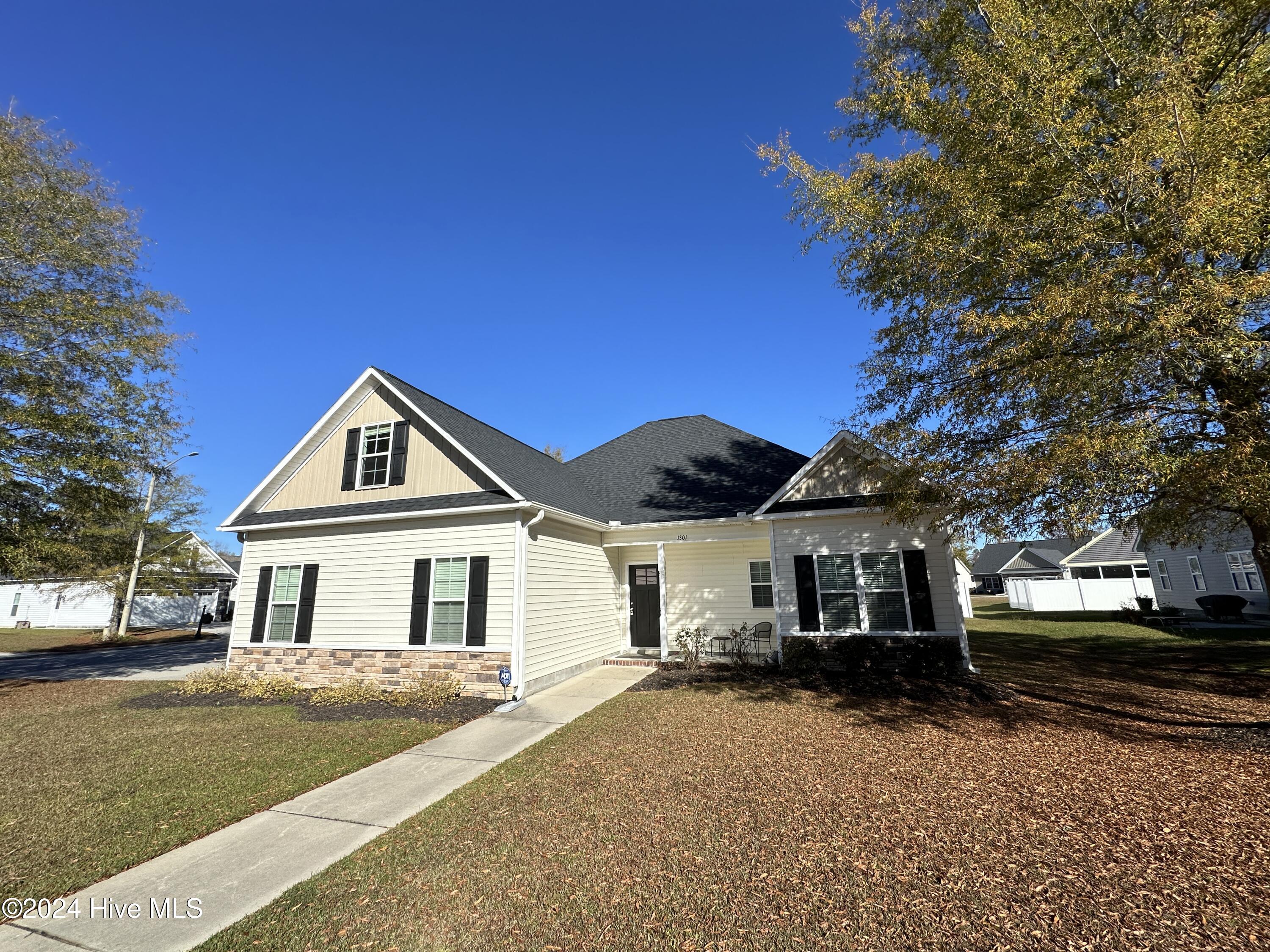 1301 Pine Drive Property Photo 4