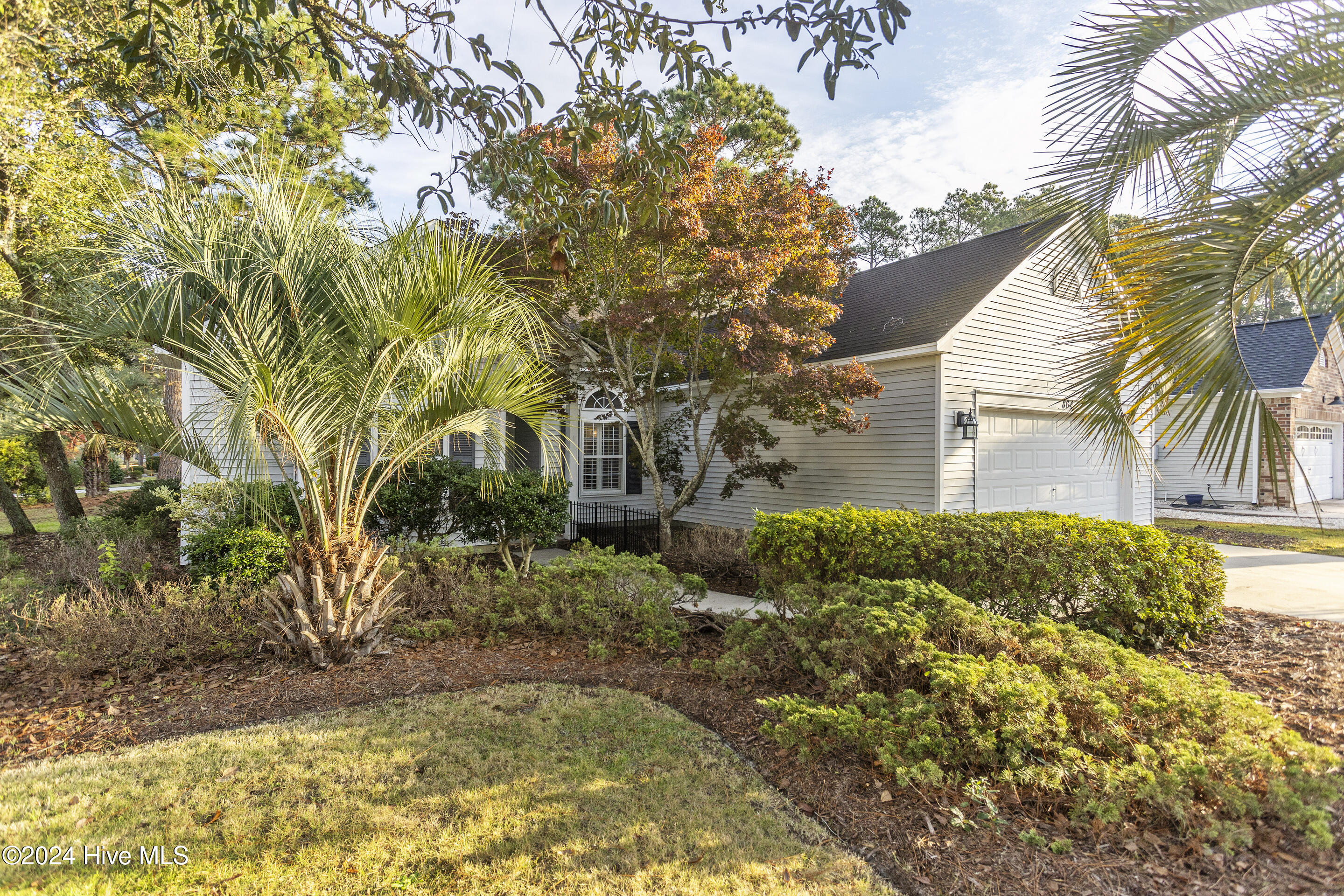 864 Sandpiper Bay Drive Property Photo 1