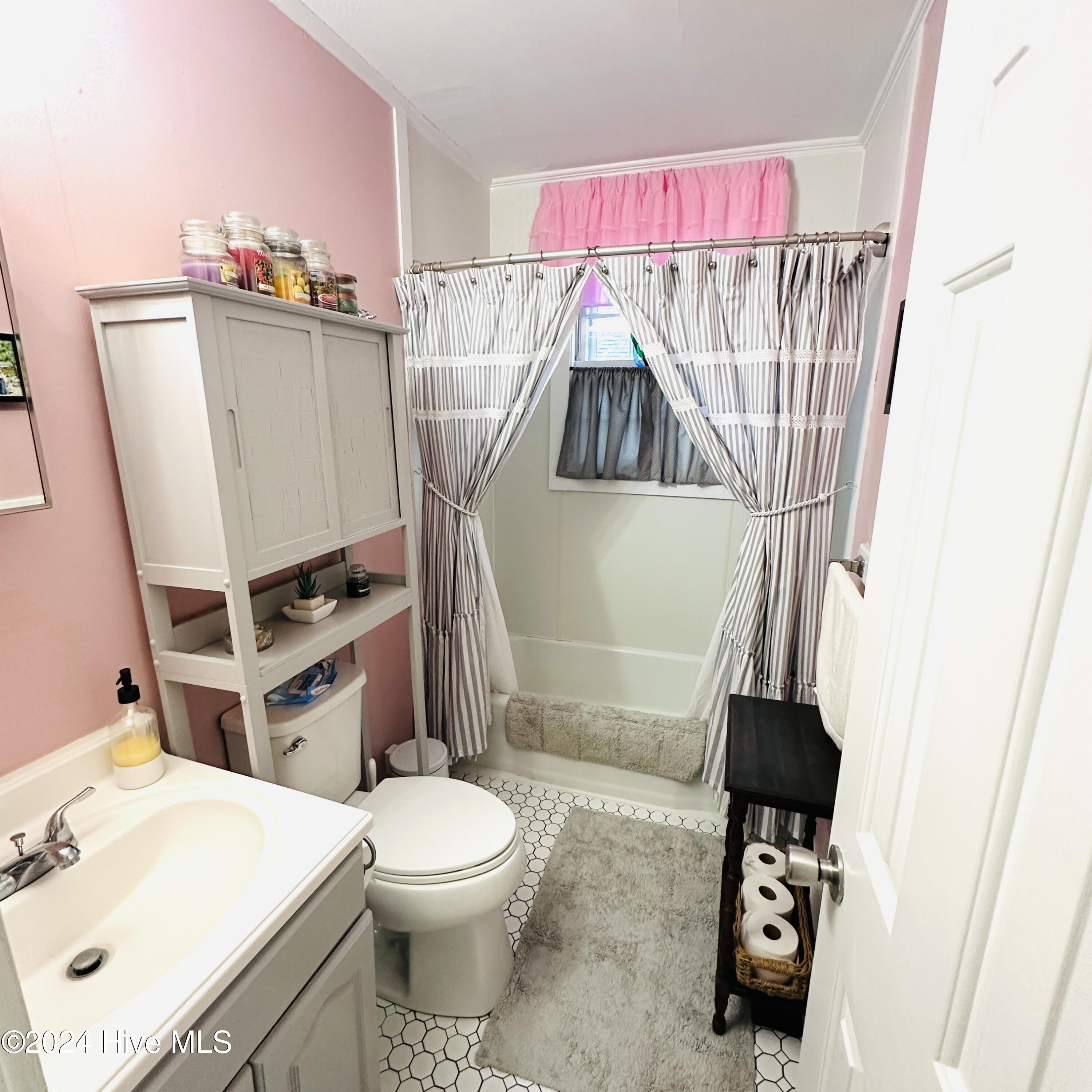 216 W Gale Street Property Photo 10