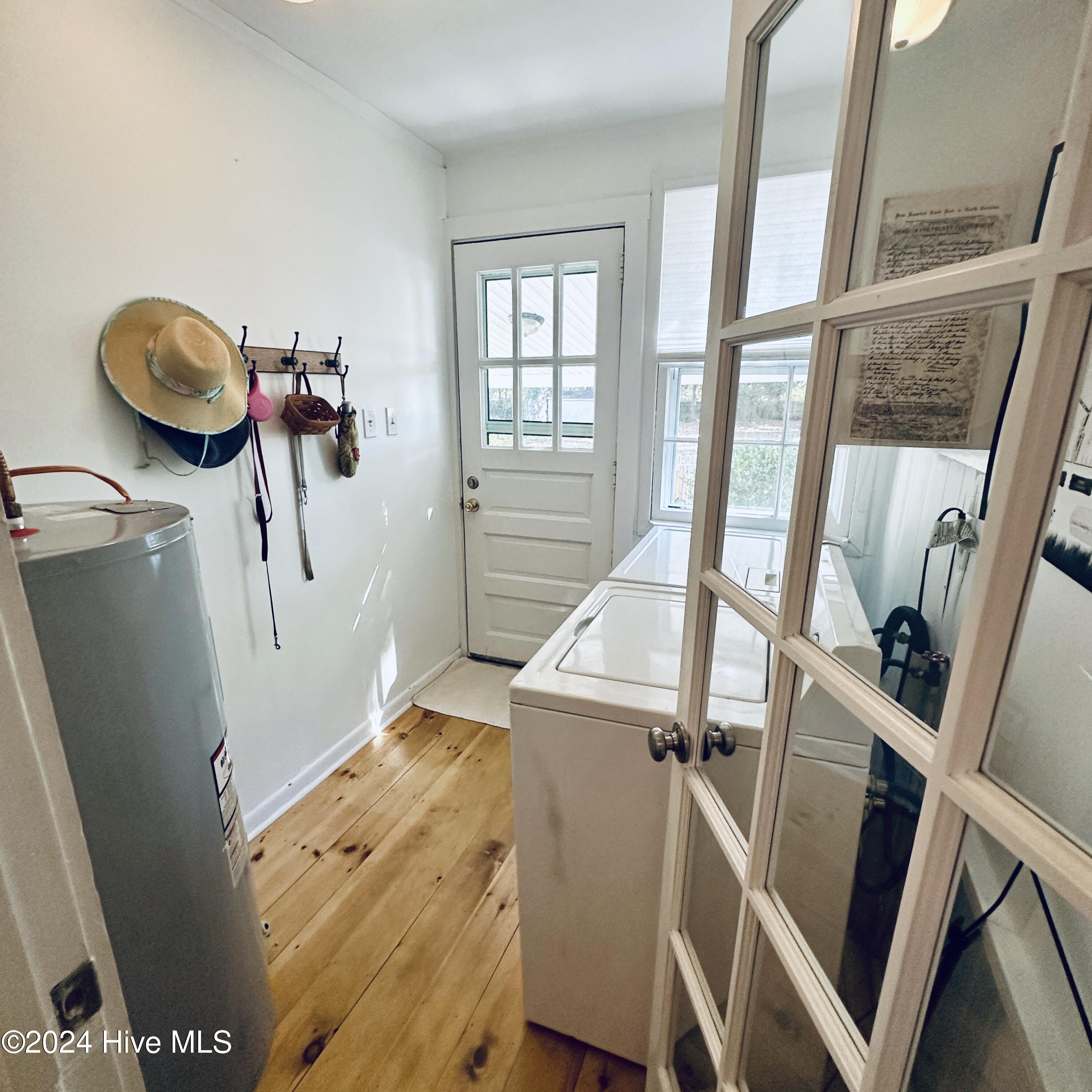 216 W Gale Street Property Photo 17