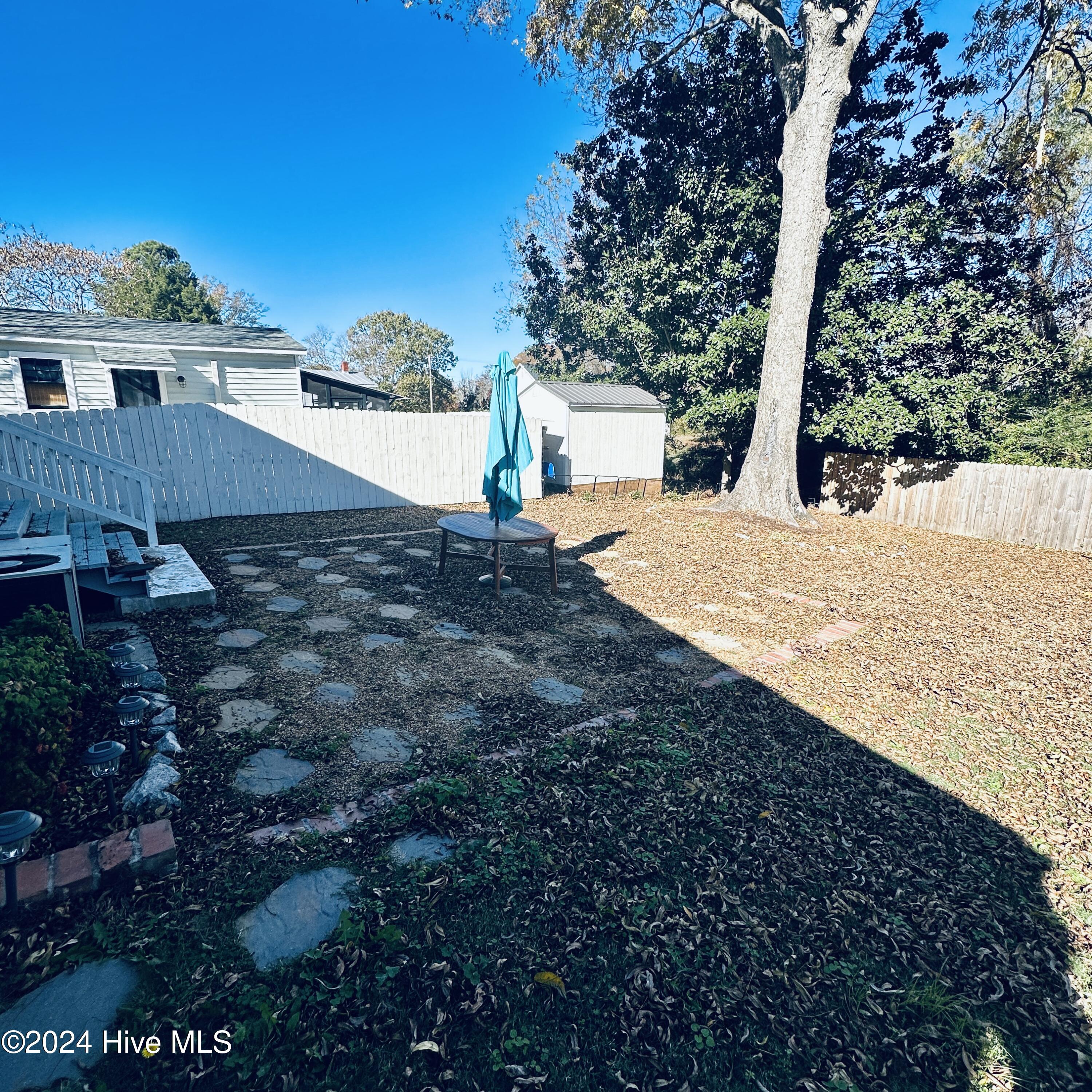 216 W Gale Street Property Photo 20
