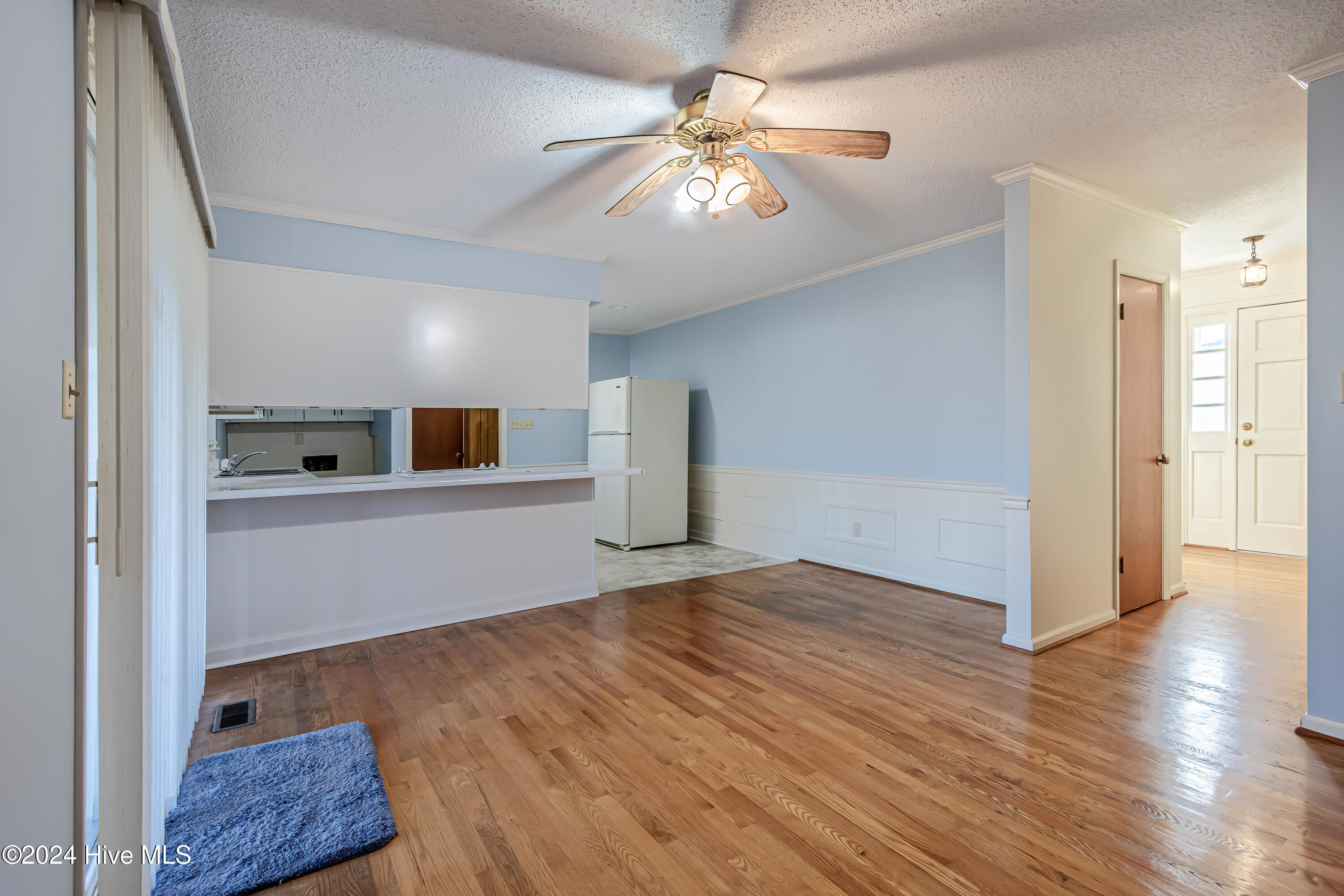 511 Greenbriar Drive Property Photo 5