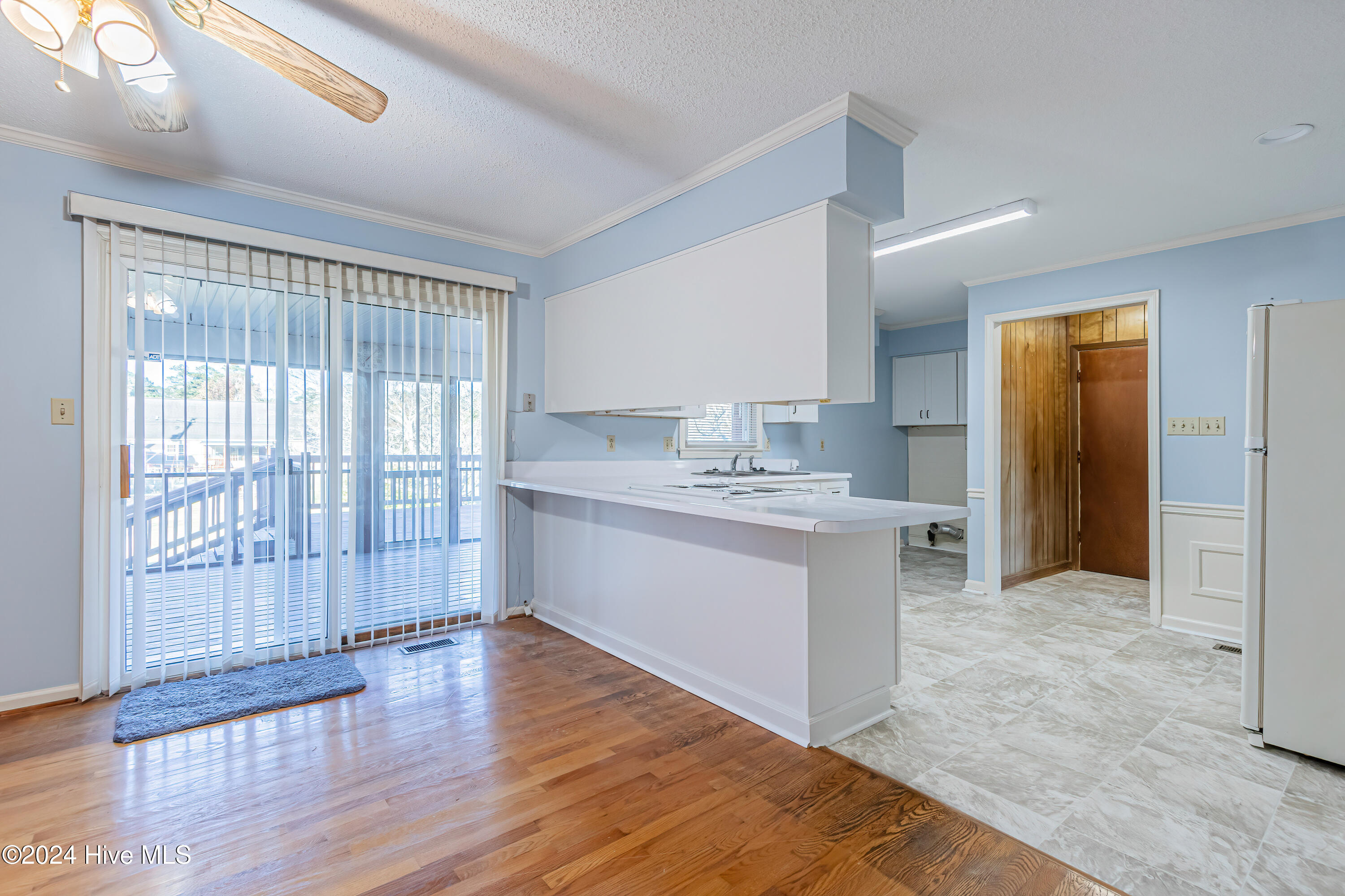 511 Greenbriar Drive Property Photo 6
