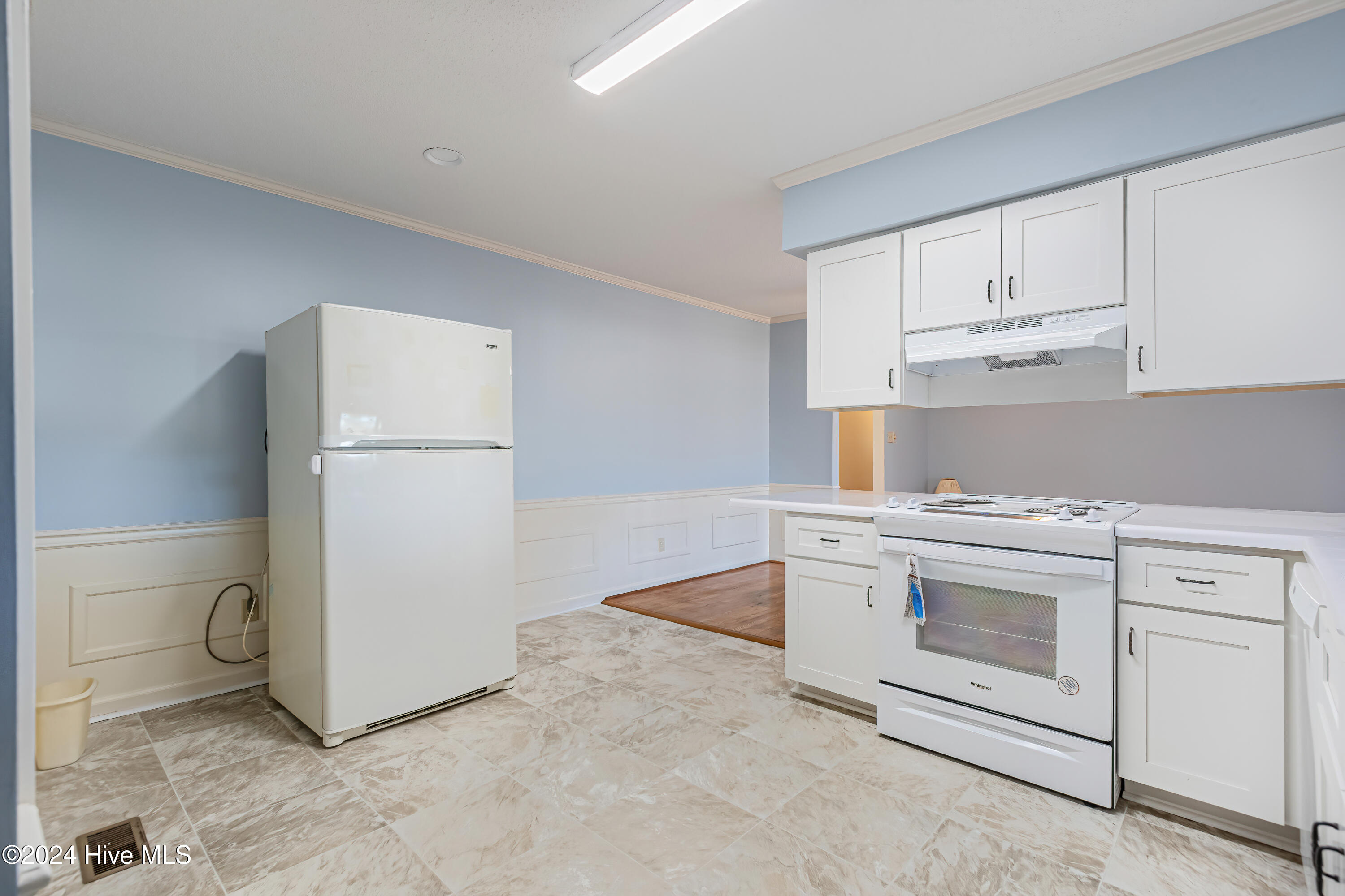 511 Greenbriar Drive Property Photo 8