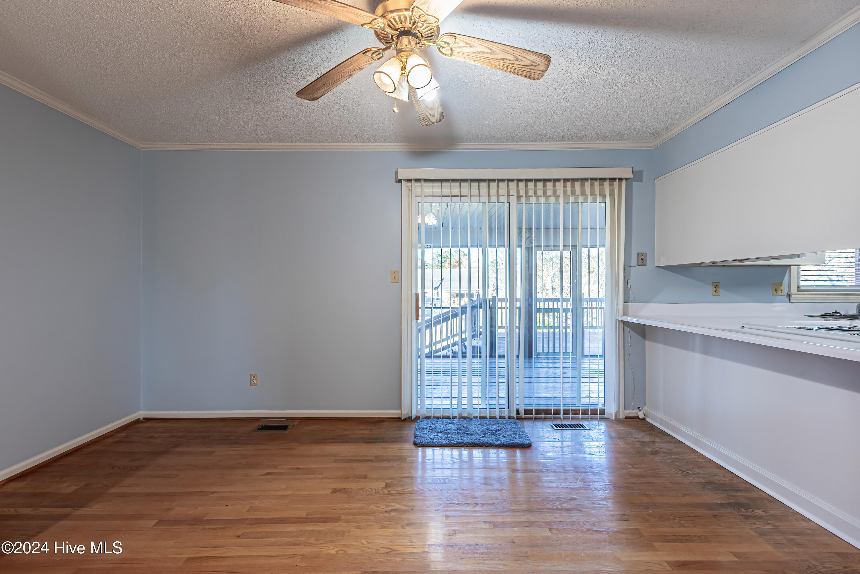 511 Greenbriar Drive Property Photo 11