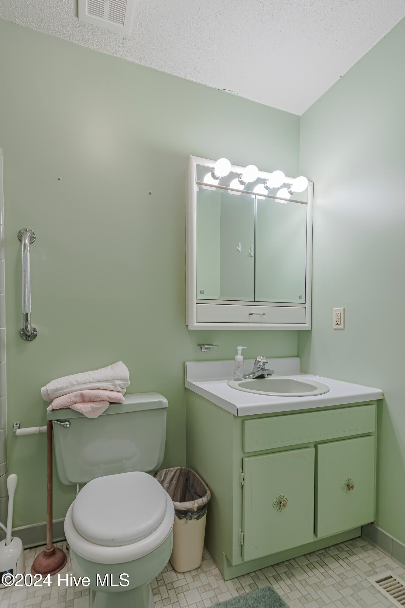 511 Greenbriar Drive Property Photo 20