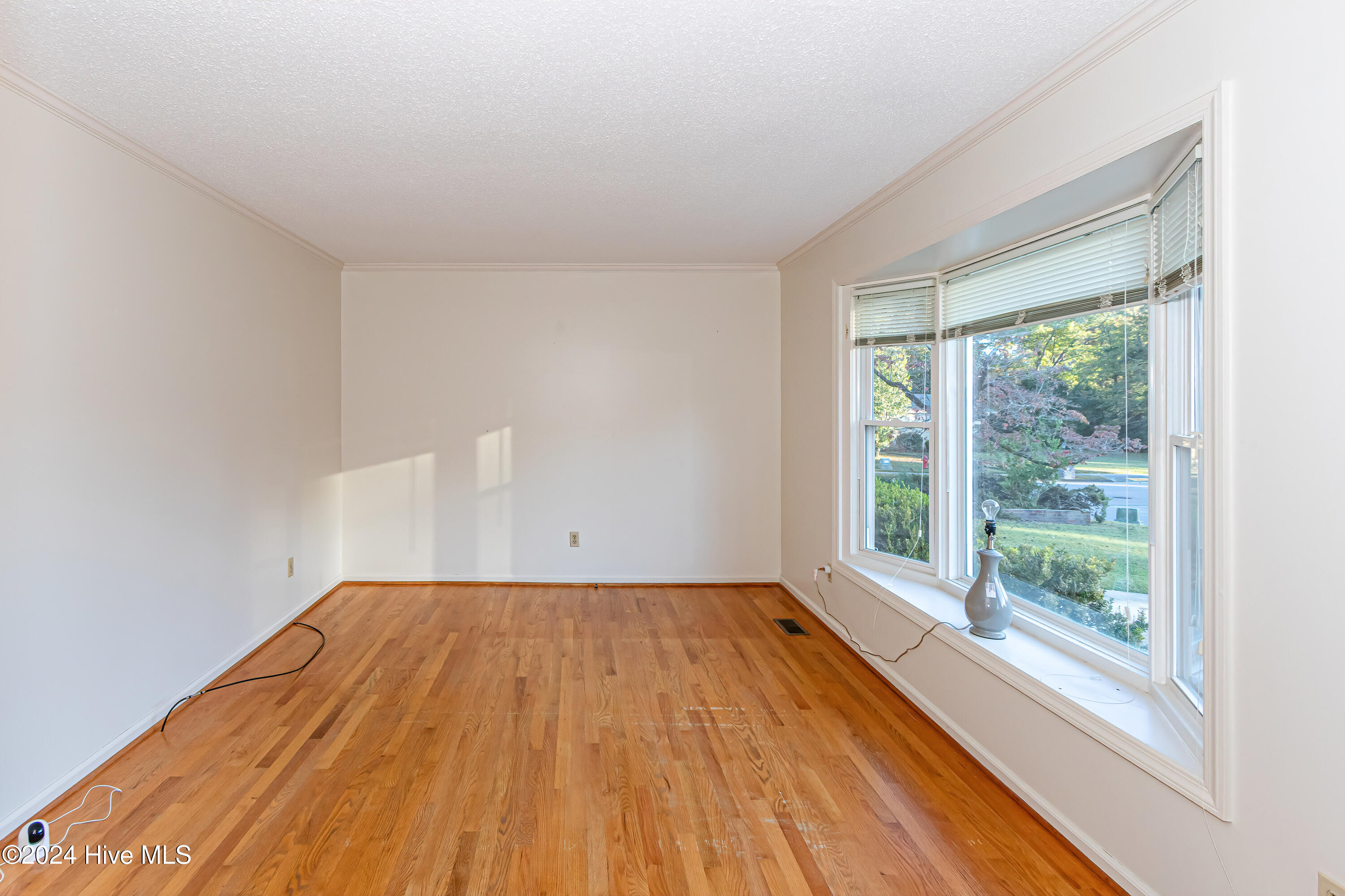 511 Greenbriar Drive Property Photo 24