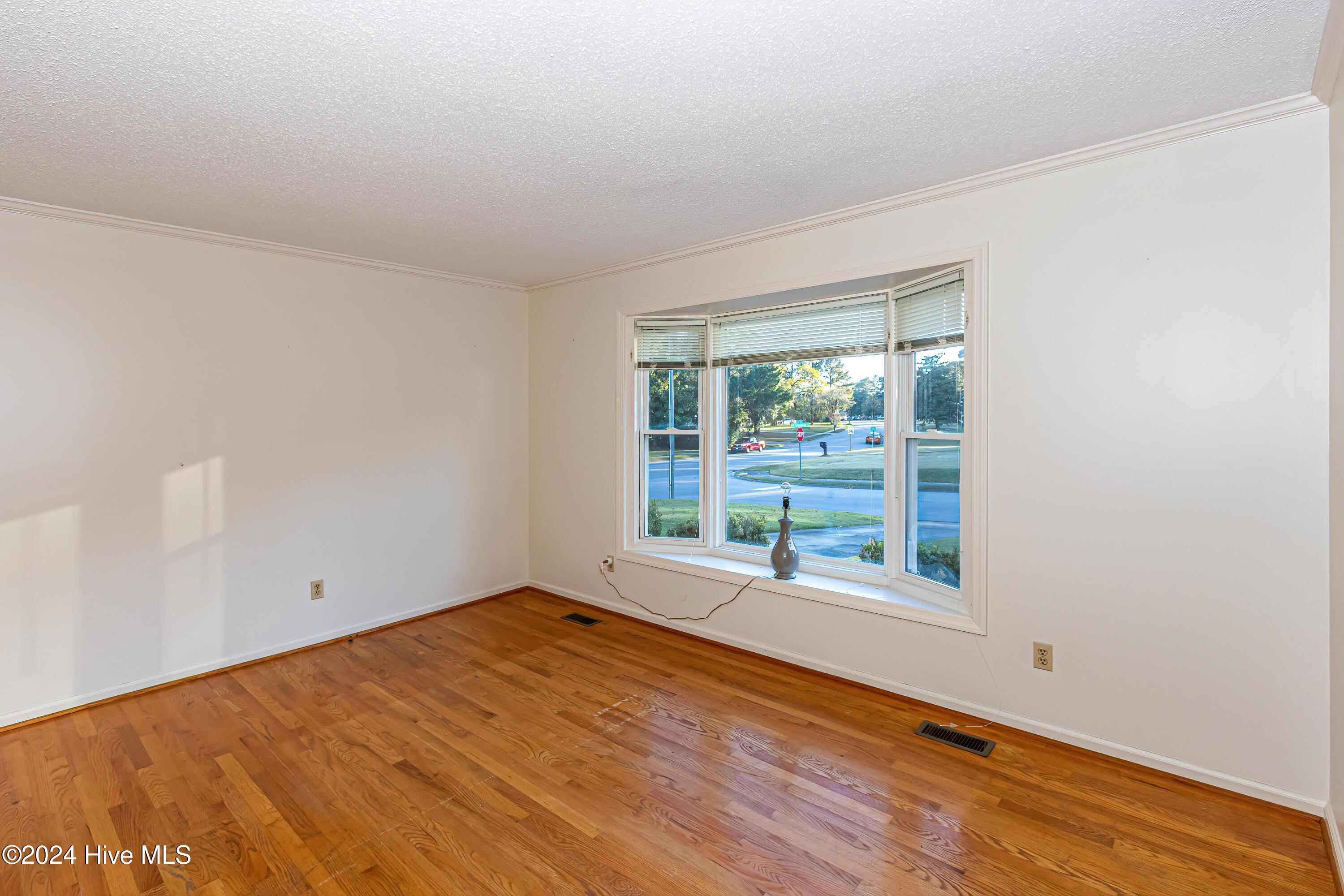 511 Greenbriar Drive Property Photo 25
