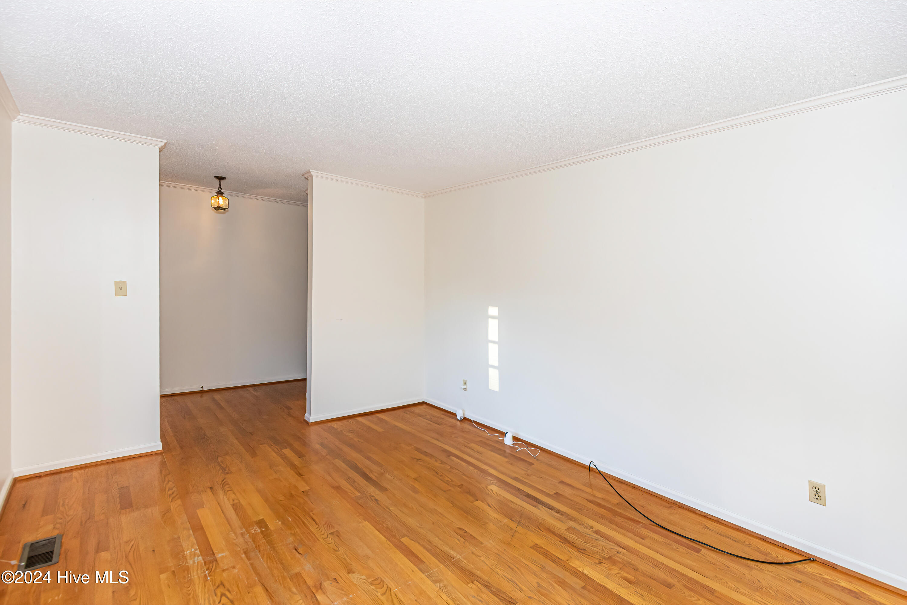 511 Greenbriar Drive Property Photo 27