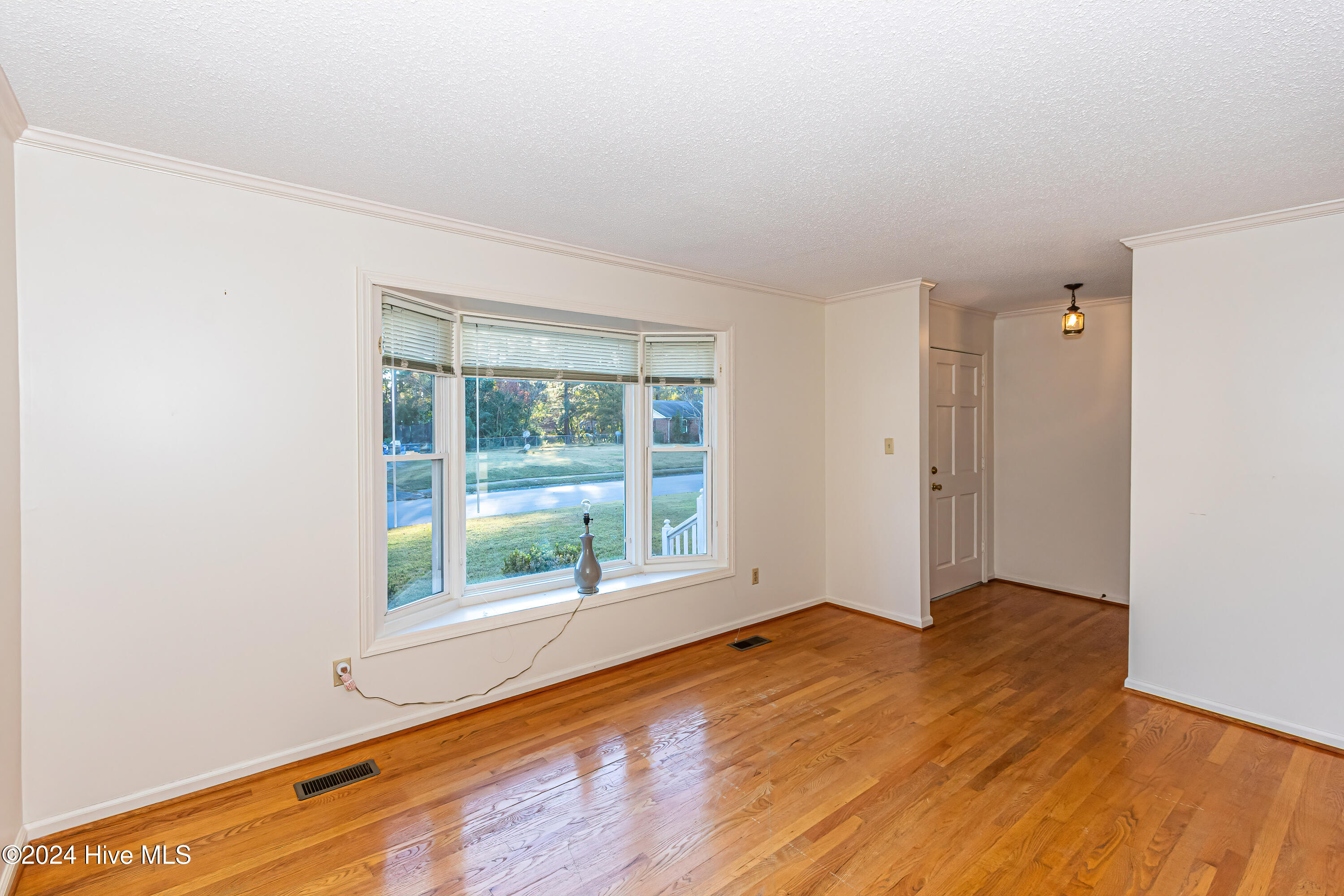 511 Greenbriar Drive Property Photo 29