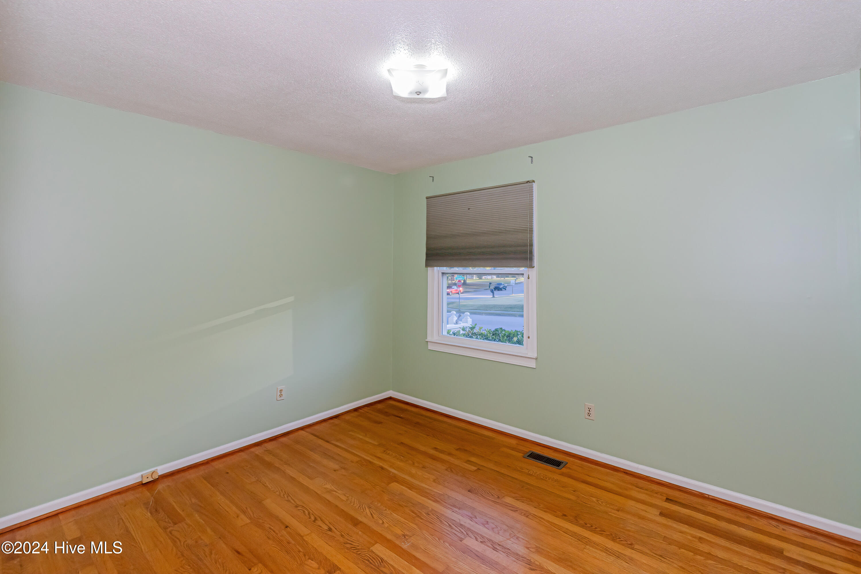511 Greenbriar Drive Property Photo 30
