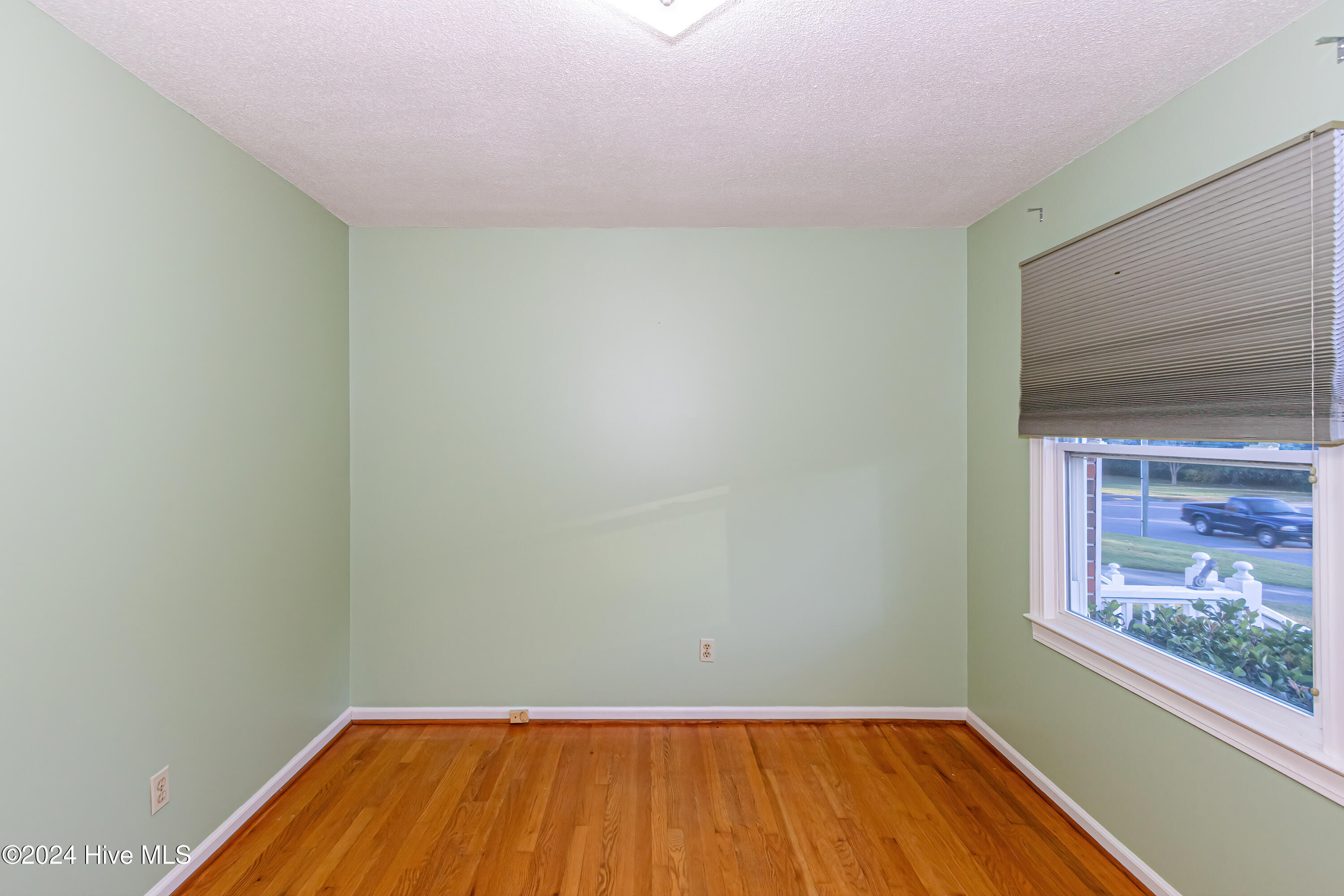511 Greenbriar Drive Property Photo 31