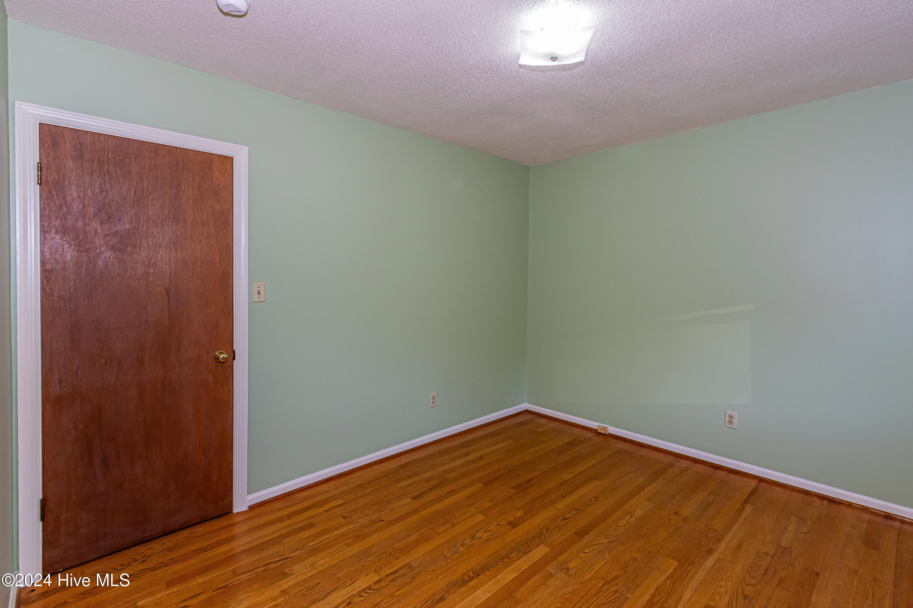 511 Greenbriar Drive Property Photo 32