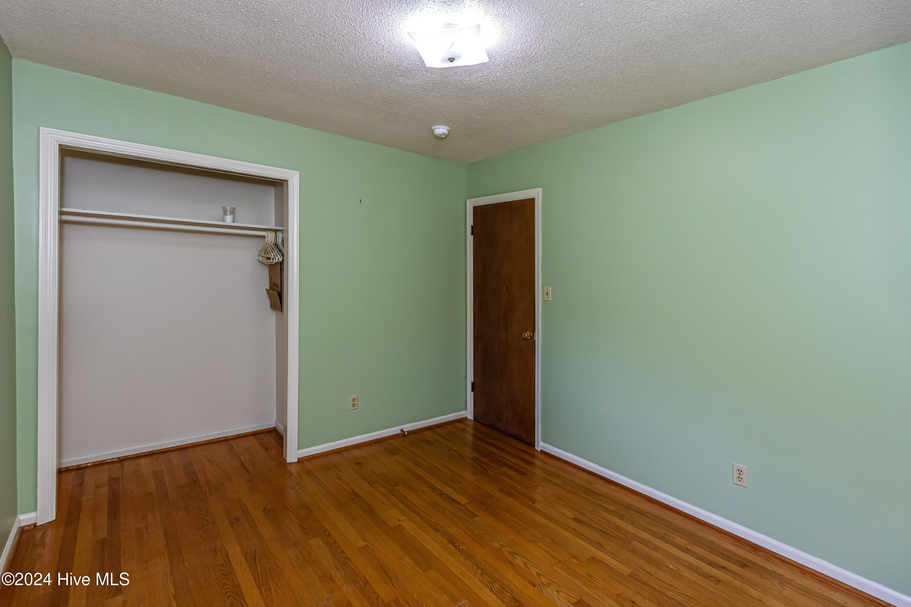 511 Greenbriar Drive Property Photo 33