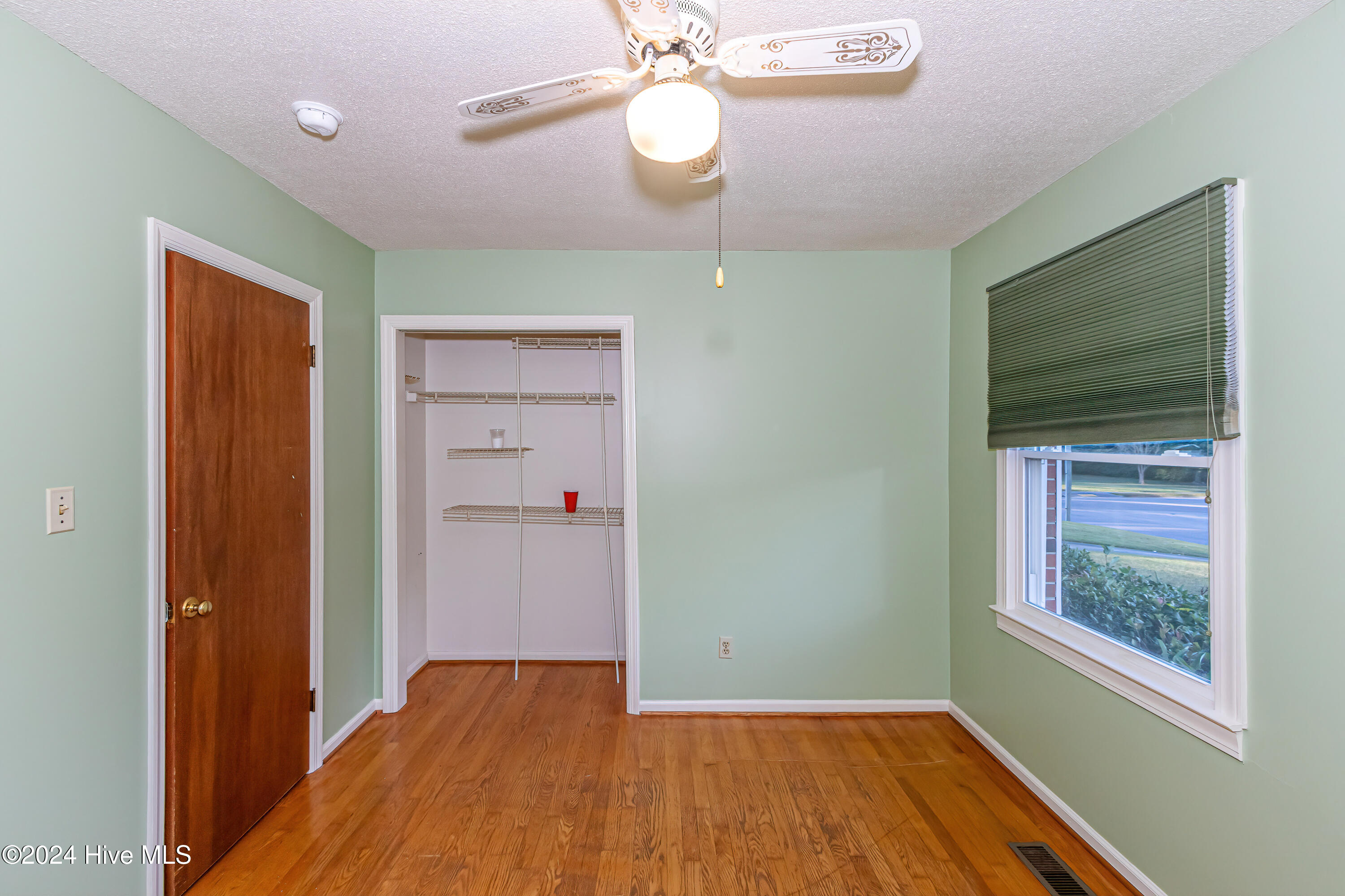 511 Greenbriar Drive Property Photo 39