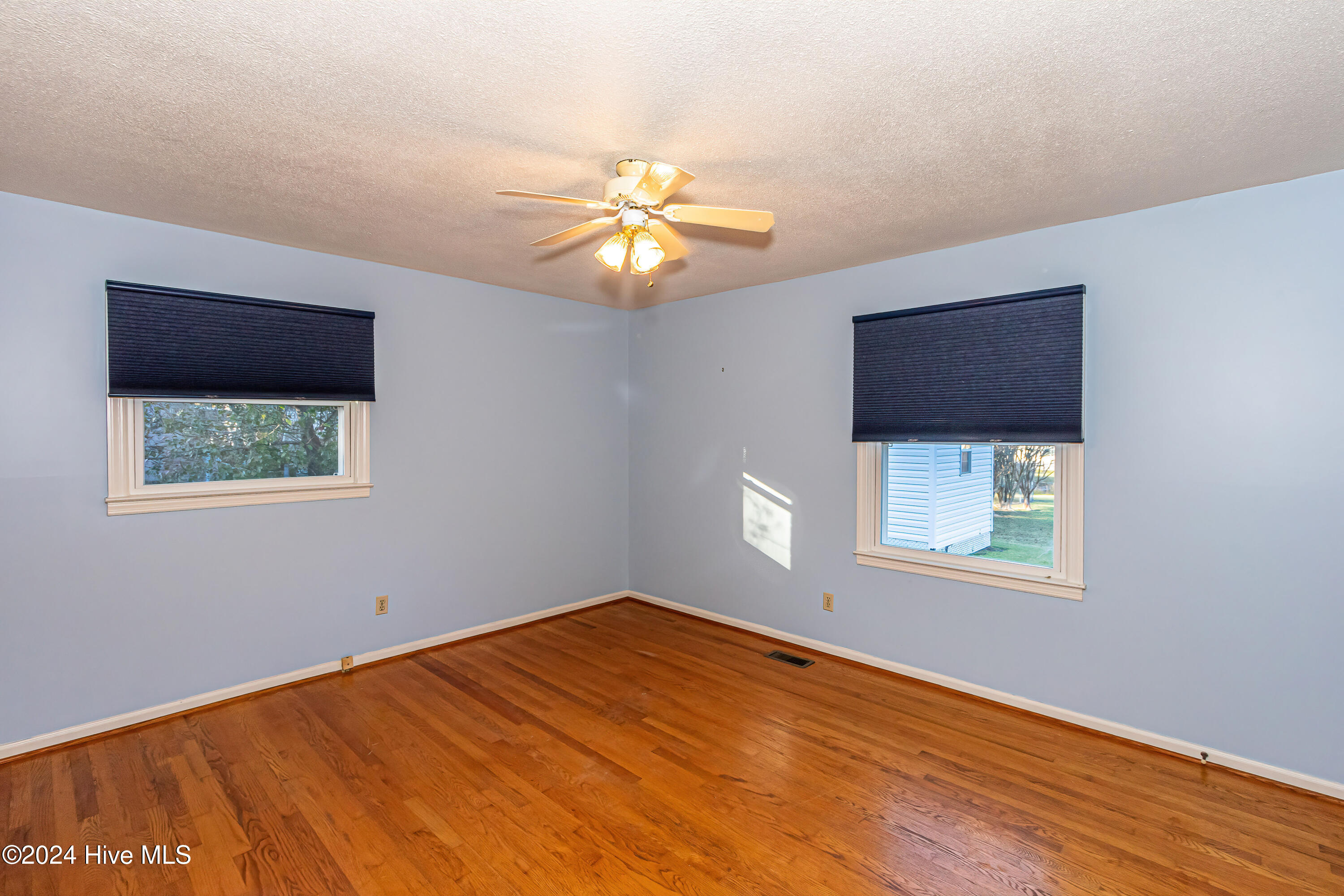 511 Greenbriar Drive Property Photo 40