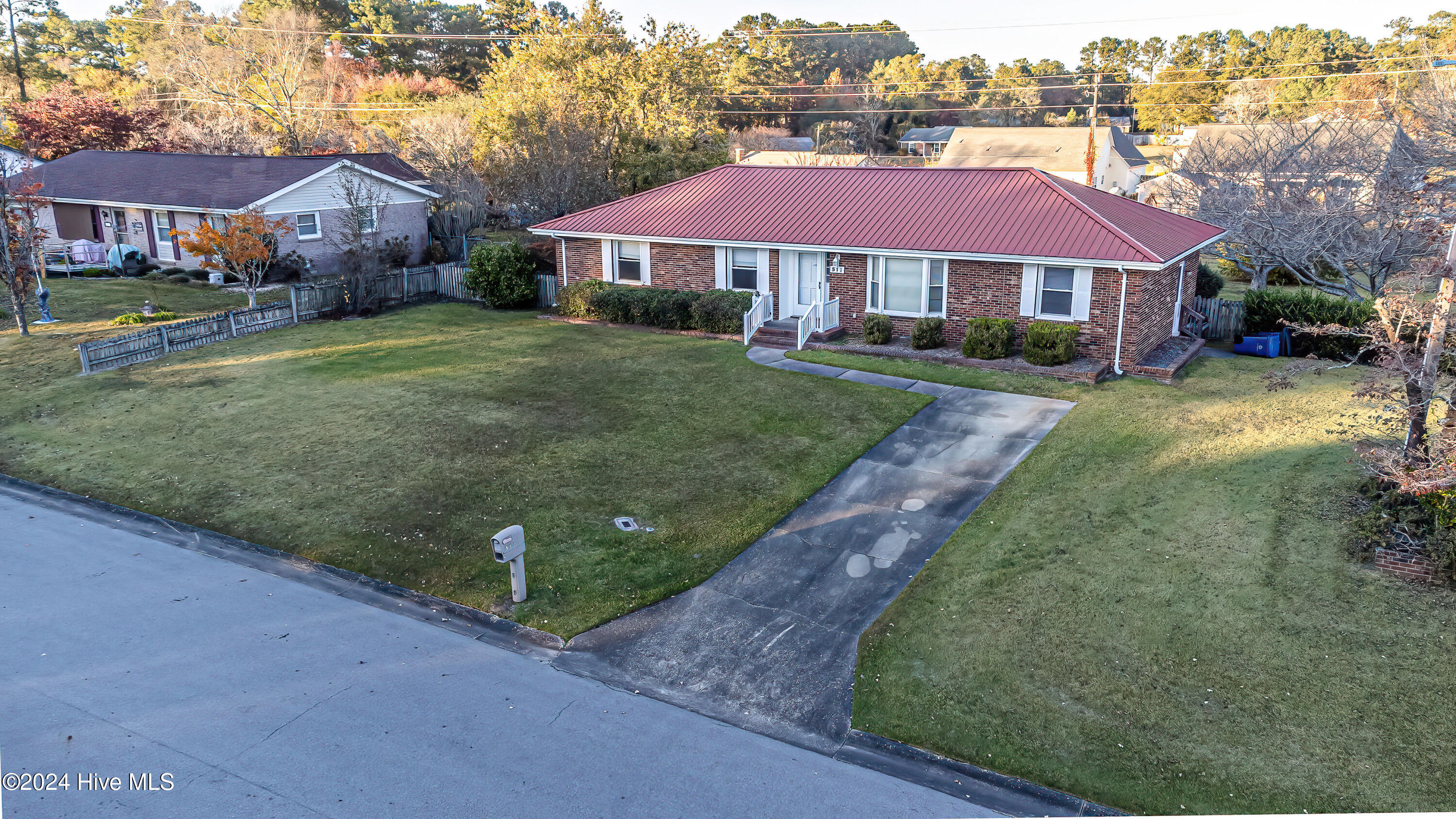 511 Greenbriar Drive Property Photo 71