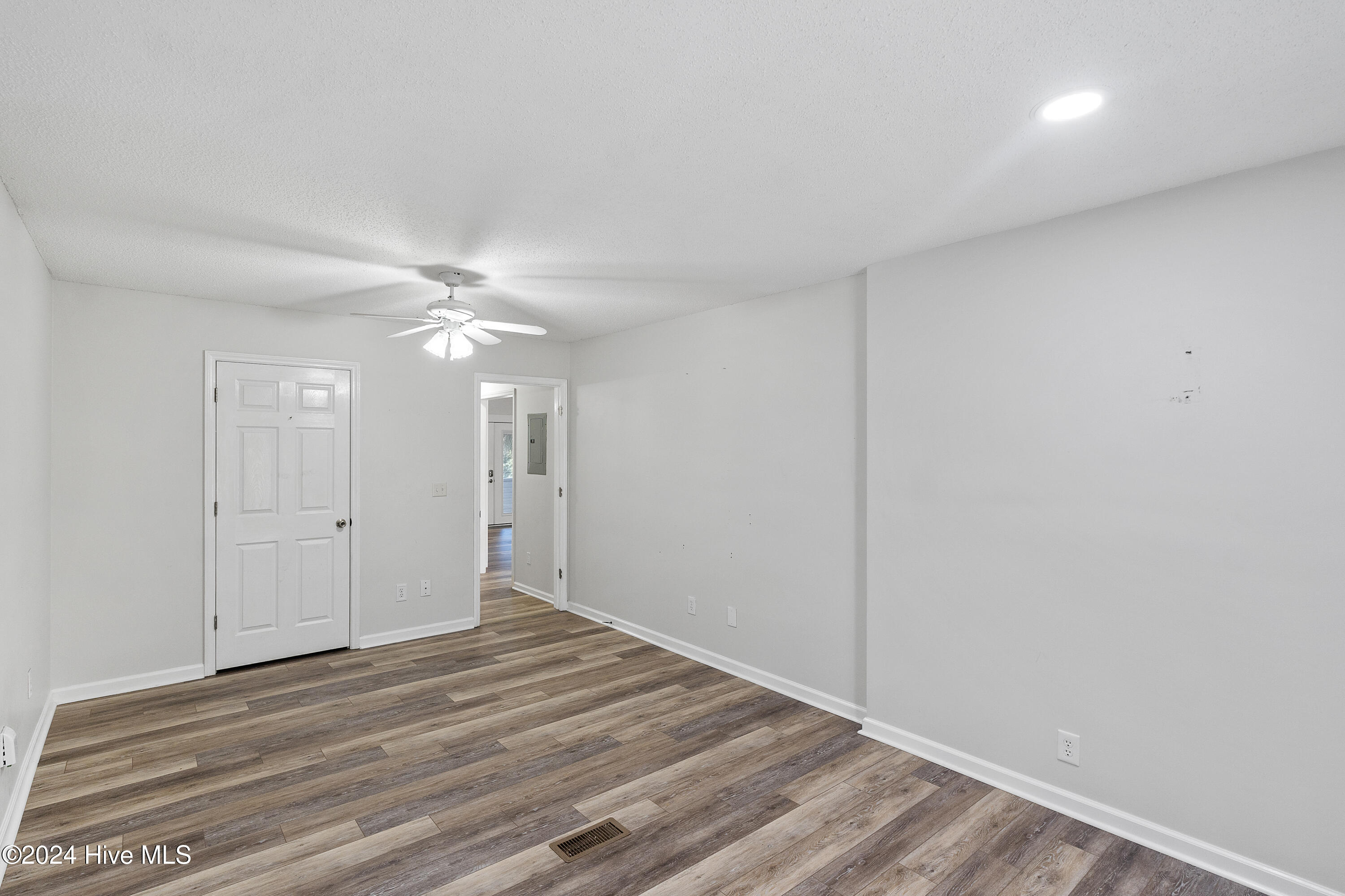 105 Se 15th Street Property Photo 12