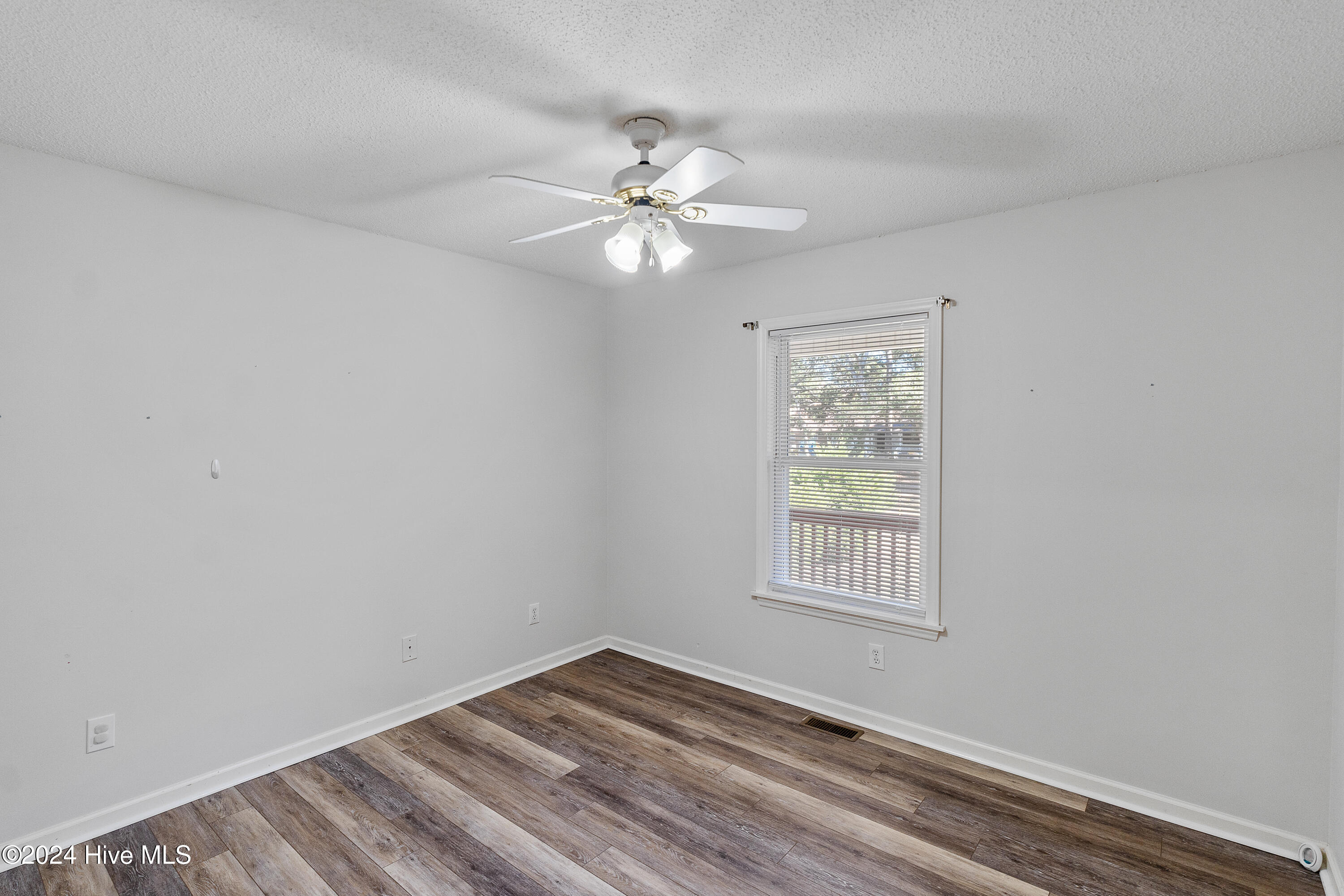 105 Se 15th Street Property Photo 14