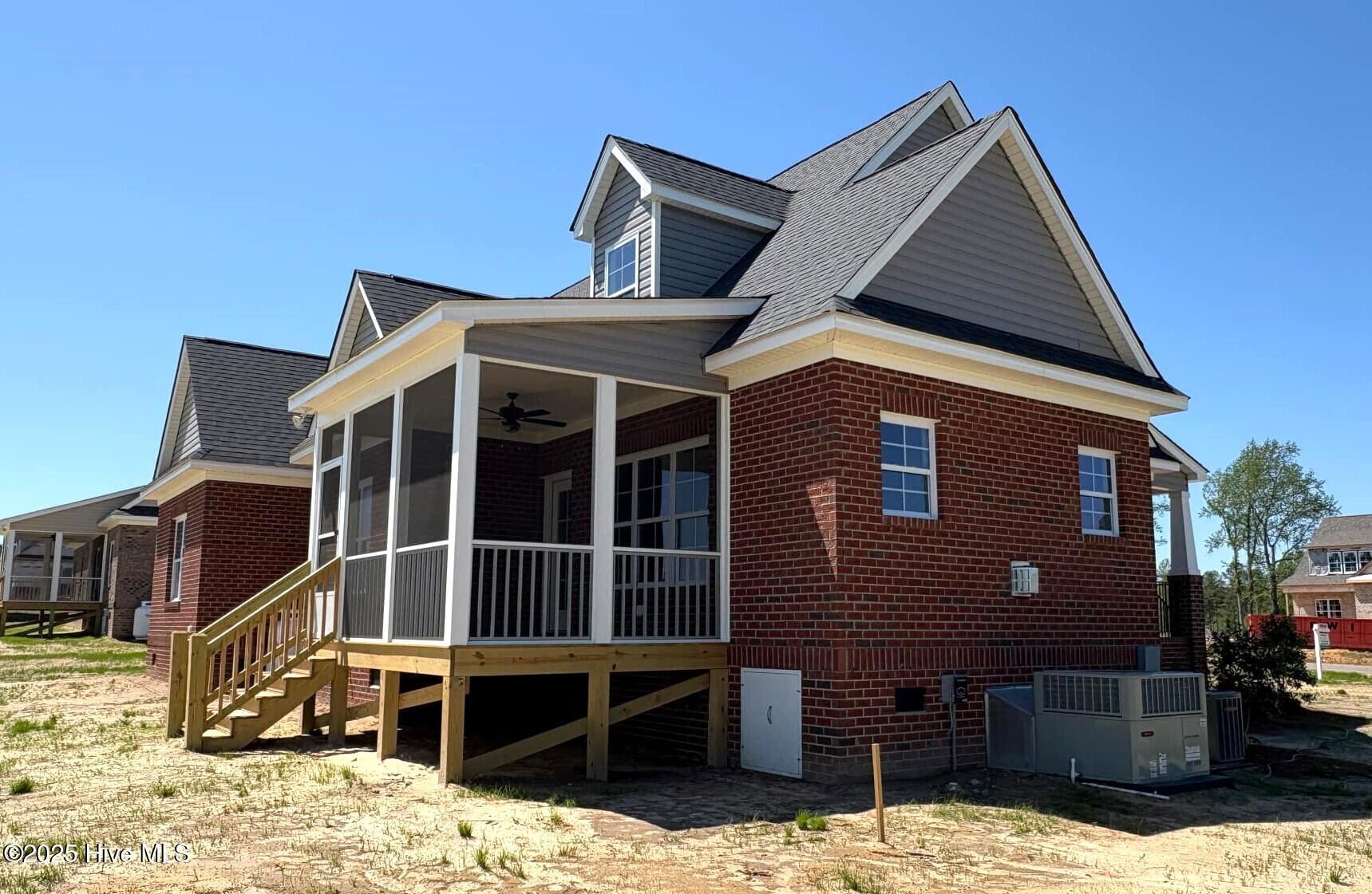 7575 Sweetwater Drive Property Photo 3