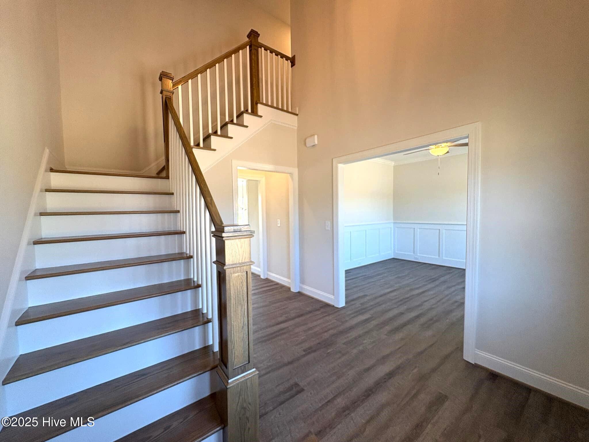 7575 Sweetwater Drive Property Photo 8