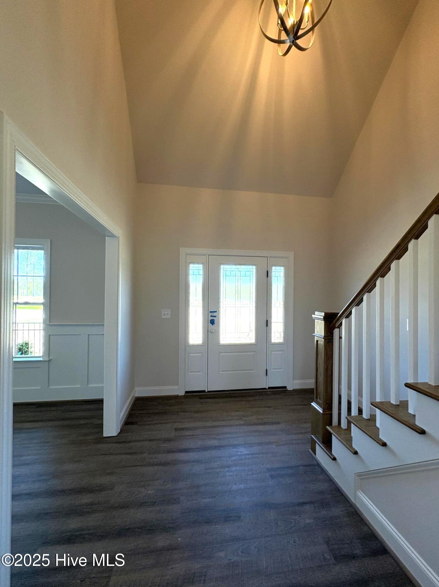 7575 Sweetwater Drive Property Photo 9