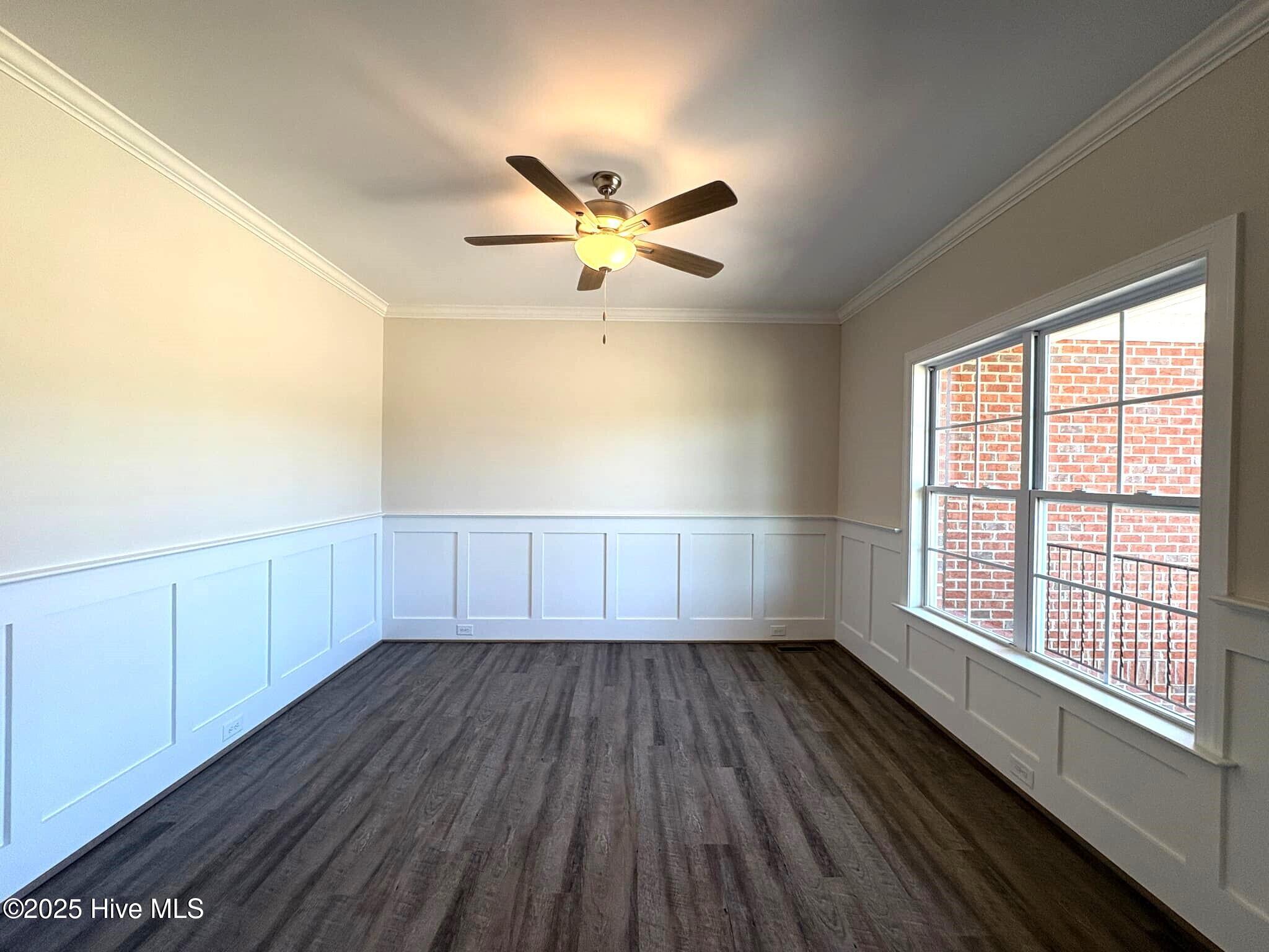 7575 Sweetwater Drive Property Photo 12