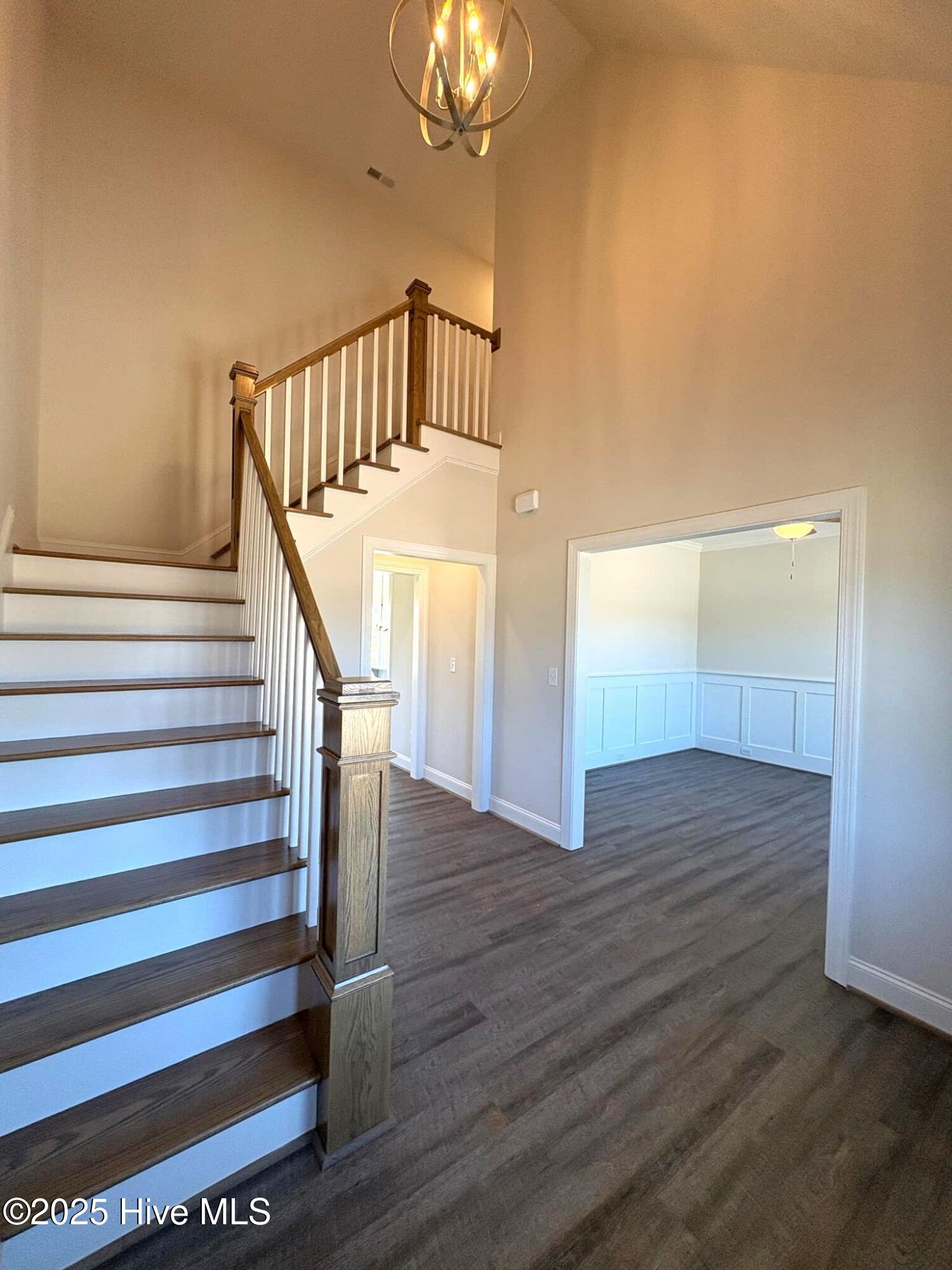 7575 Sweetwater Drive Property Photo 15