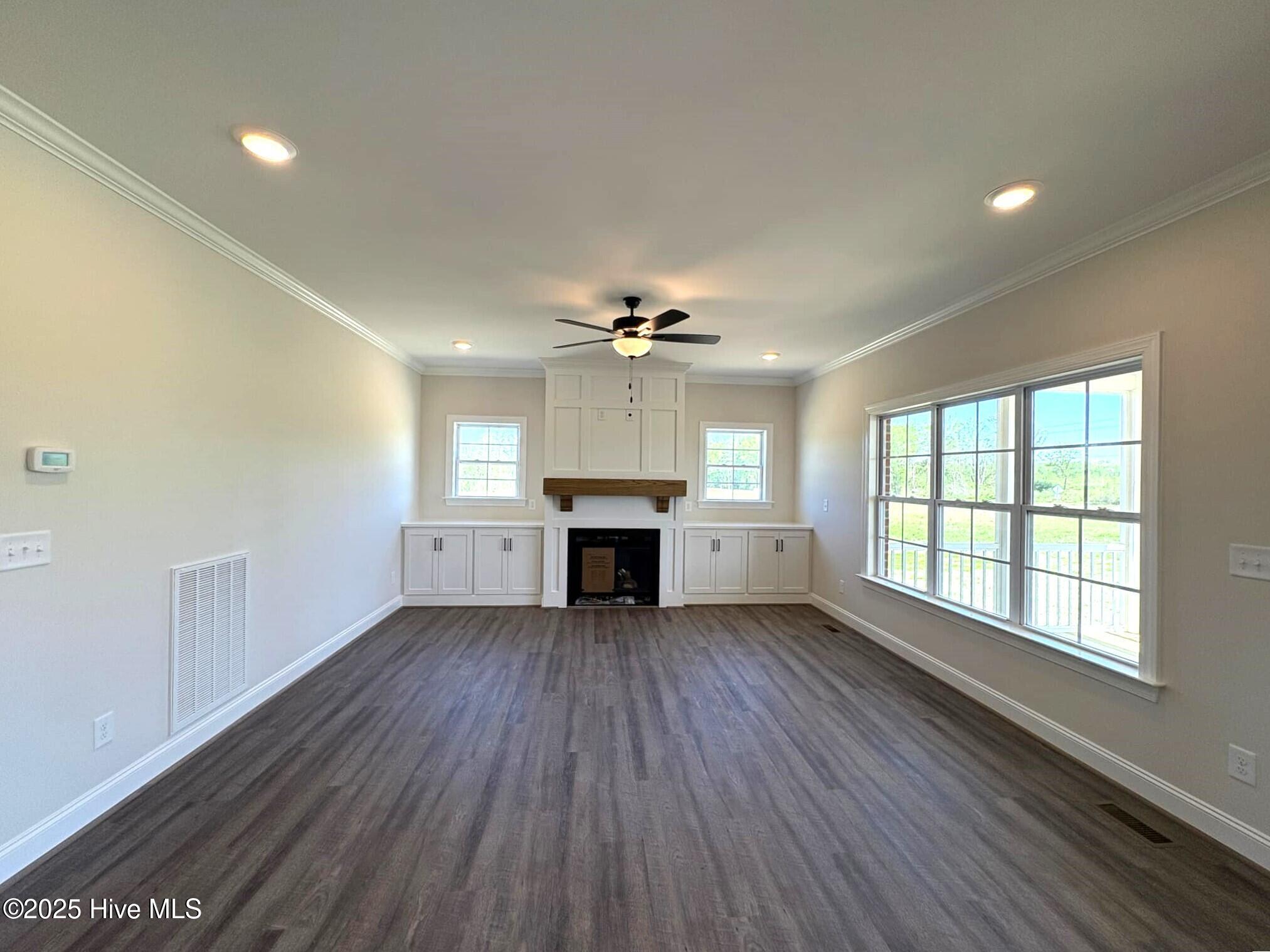 7575 Sweetwater Drive Property Photo 17