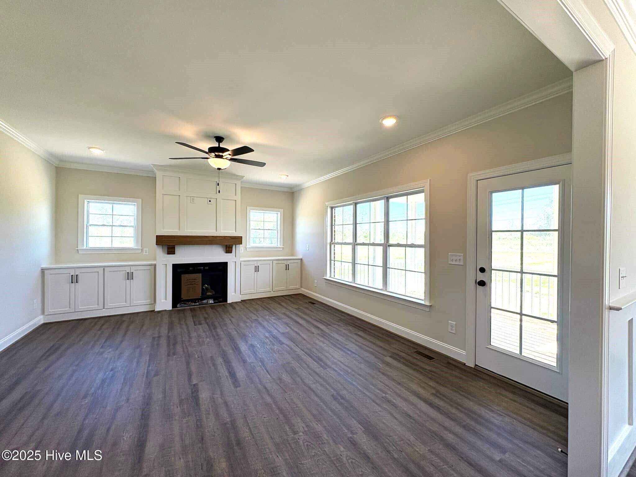 7575 Sweetwater Drive Property Photo 18