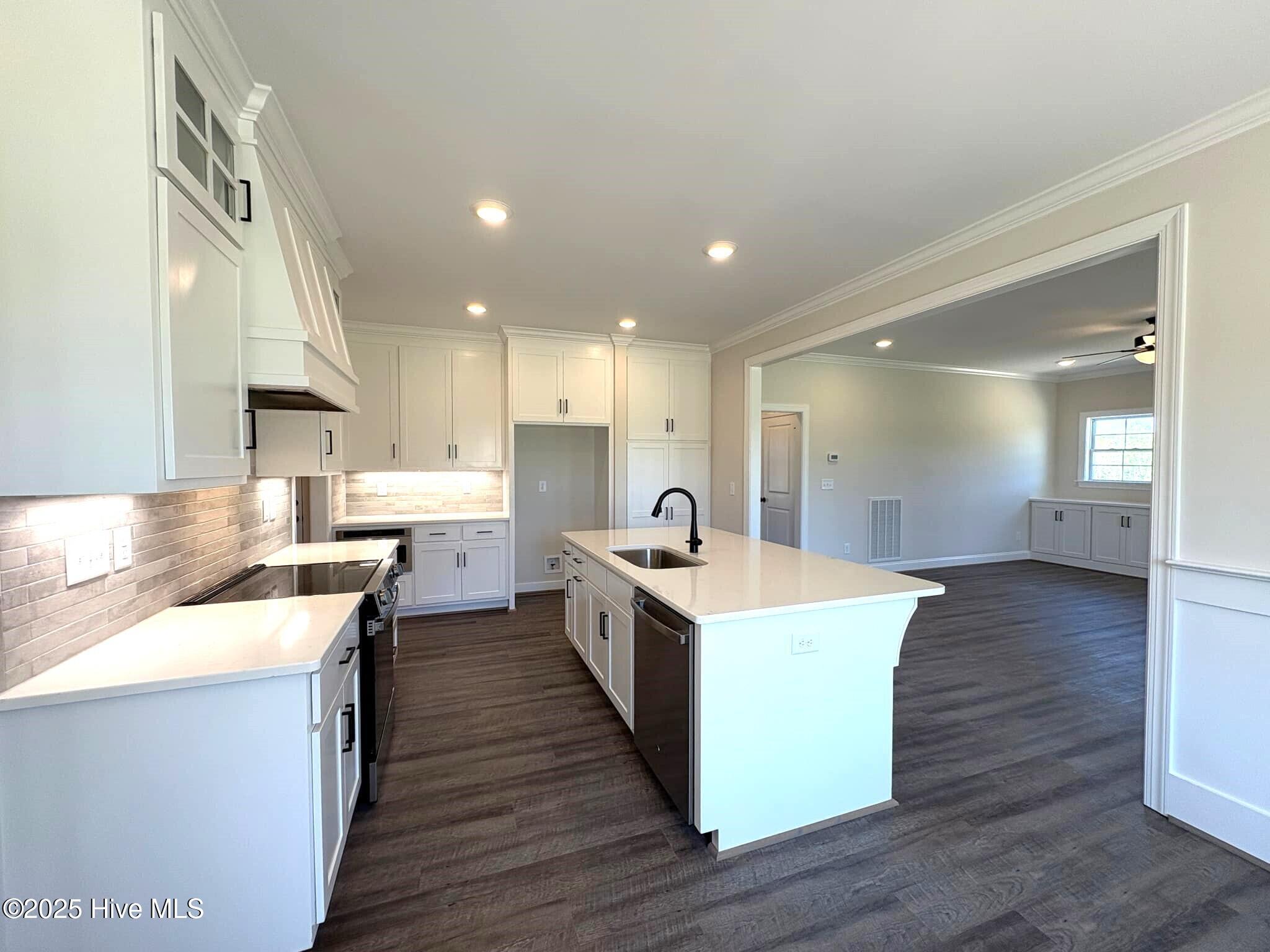 7575 Sweetwater Drive Property Photo 25