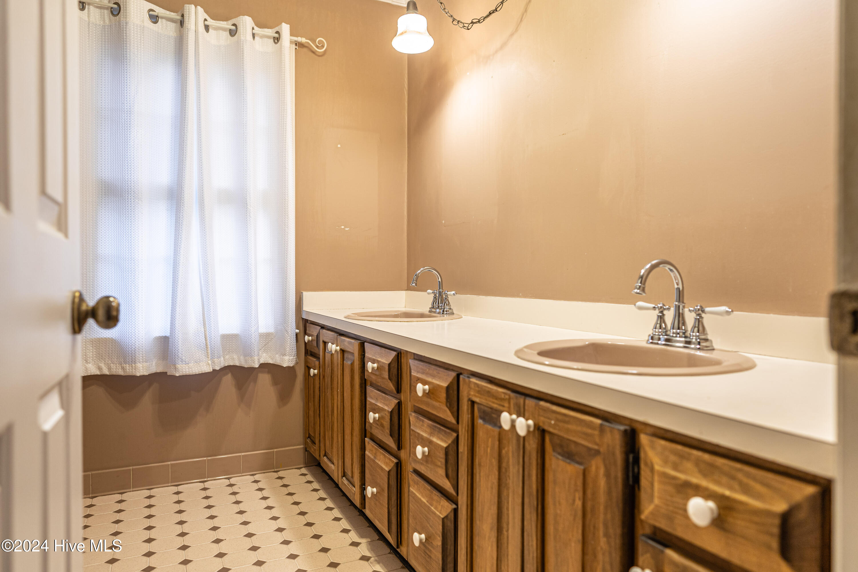 102 James Creek Road Property Photo 32