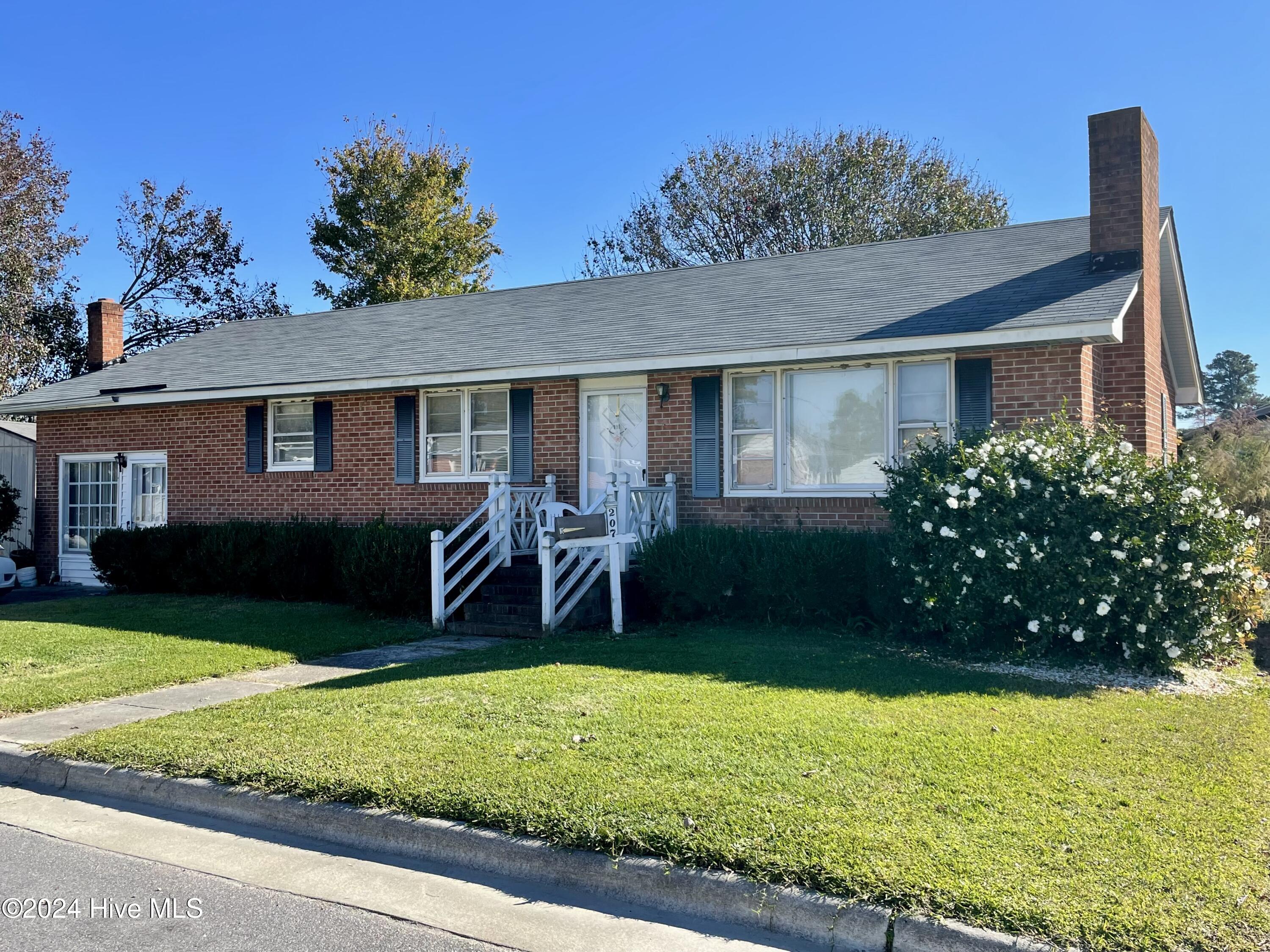 207 S Park Avenue Property Photo
