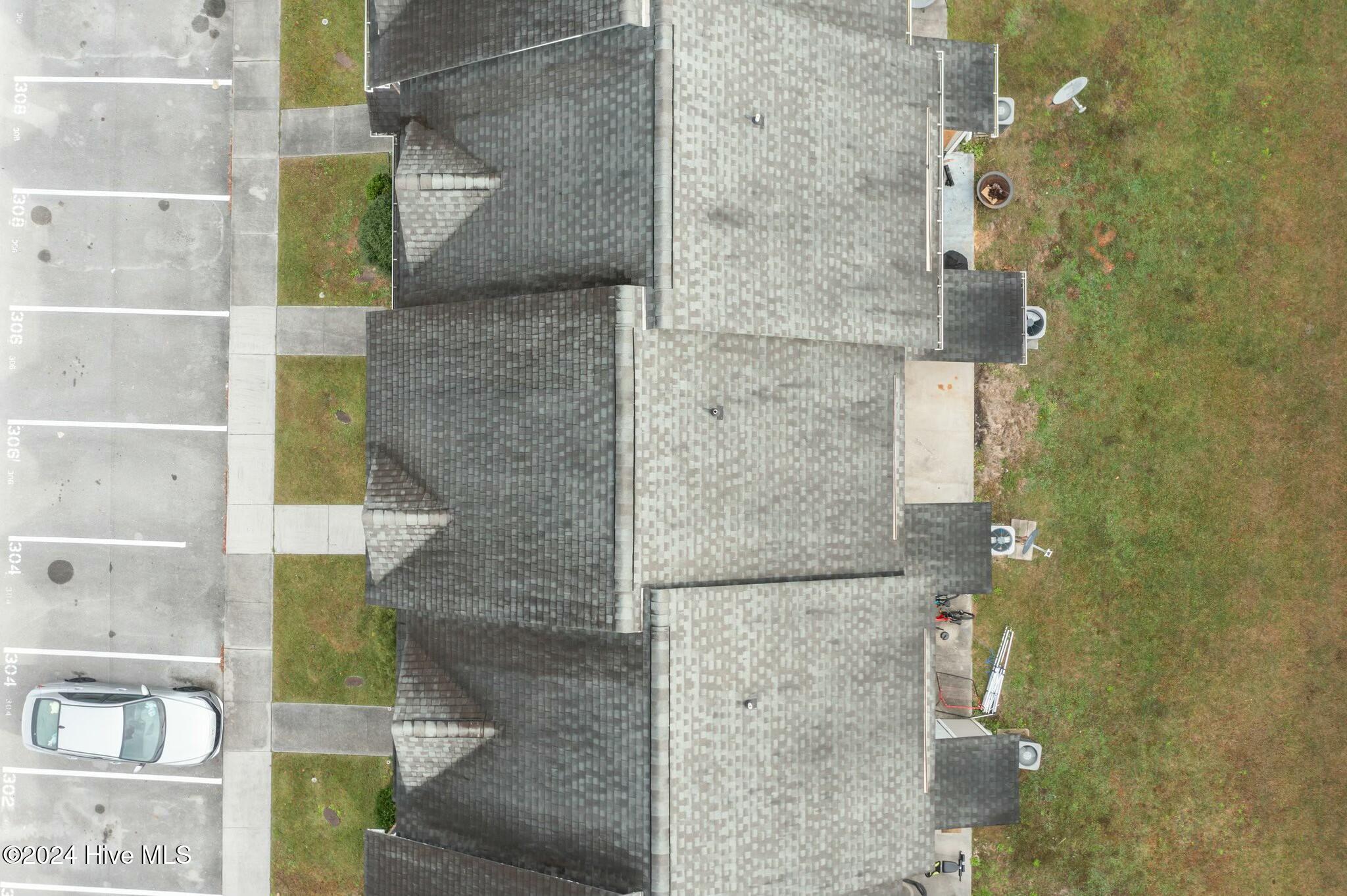 306 Streamwood Drive Drive Property Photo 4