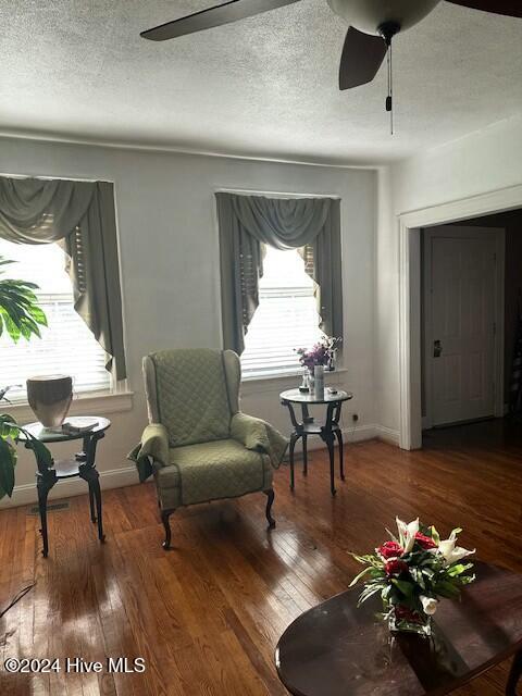 301 W Pittsylvania Street Property Photo 3