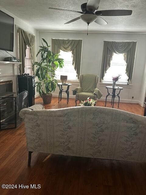 301 W Pittsylvania Street Property Photo 4