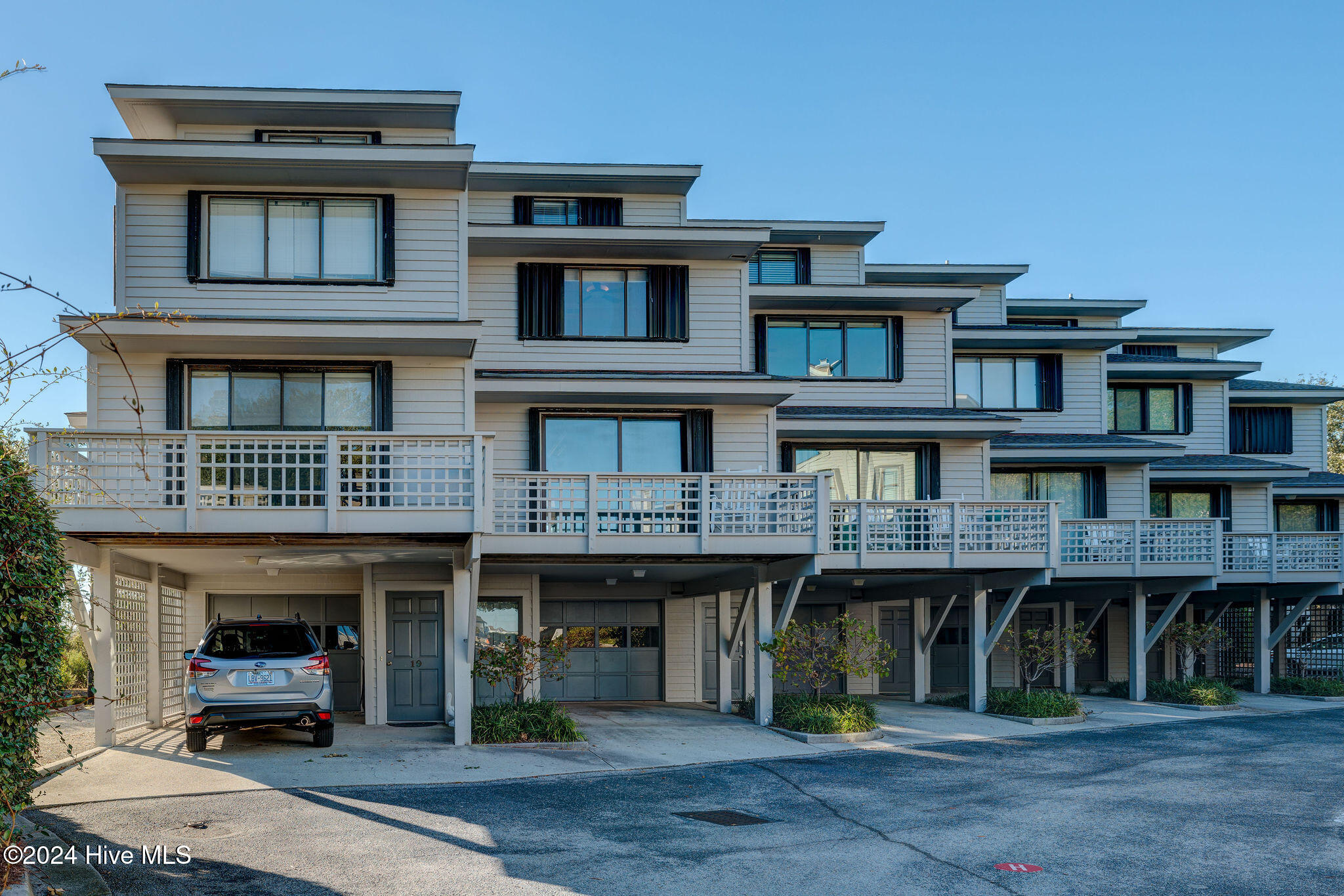 20 W Lookout Harbor Way Unit 20 Property Photo 1
