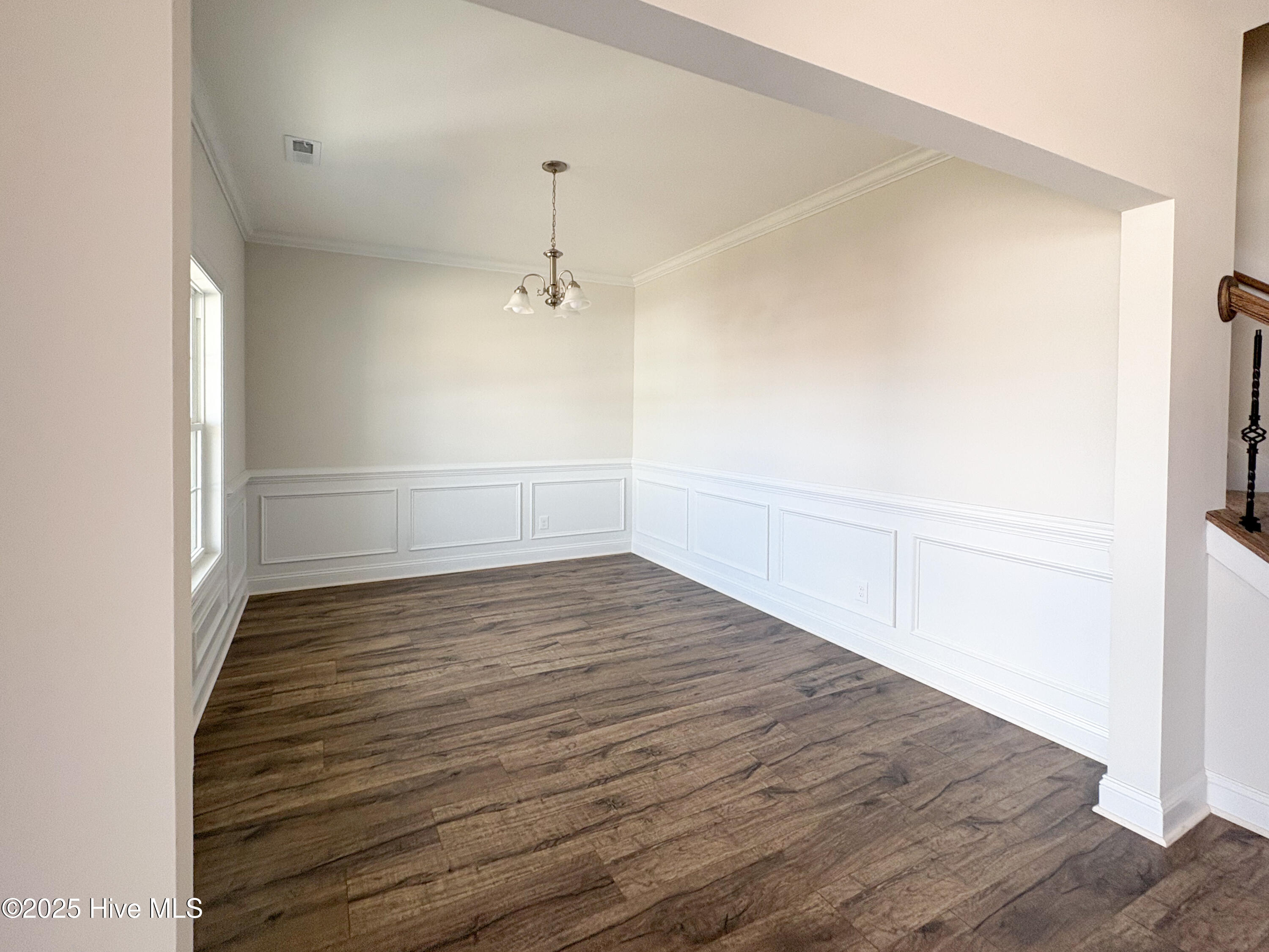 475 Pebble Shore Drive Property Photo 2