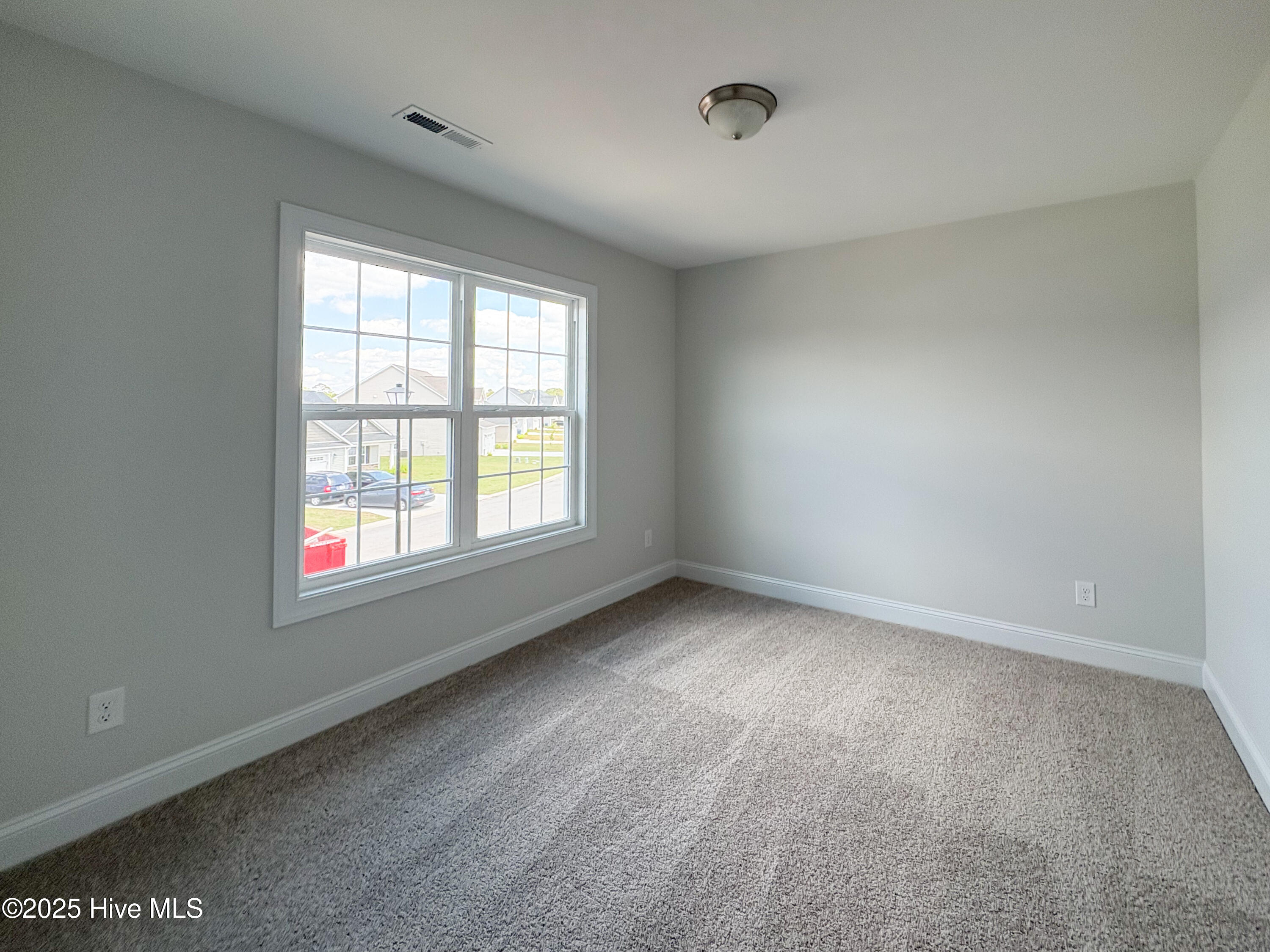 475 Pebble Shore Drive Property Photo 10