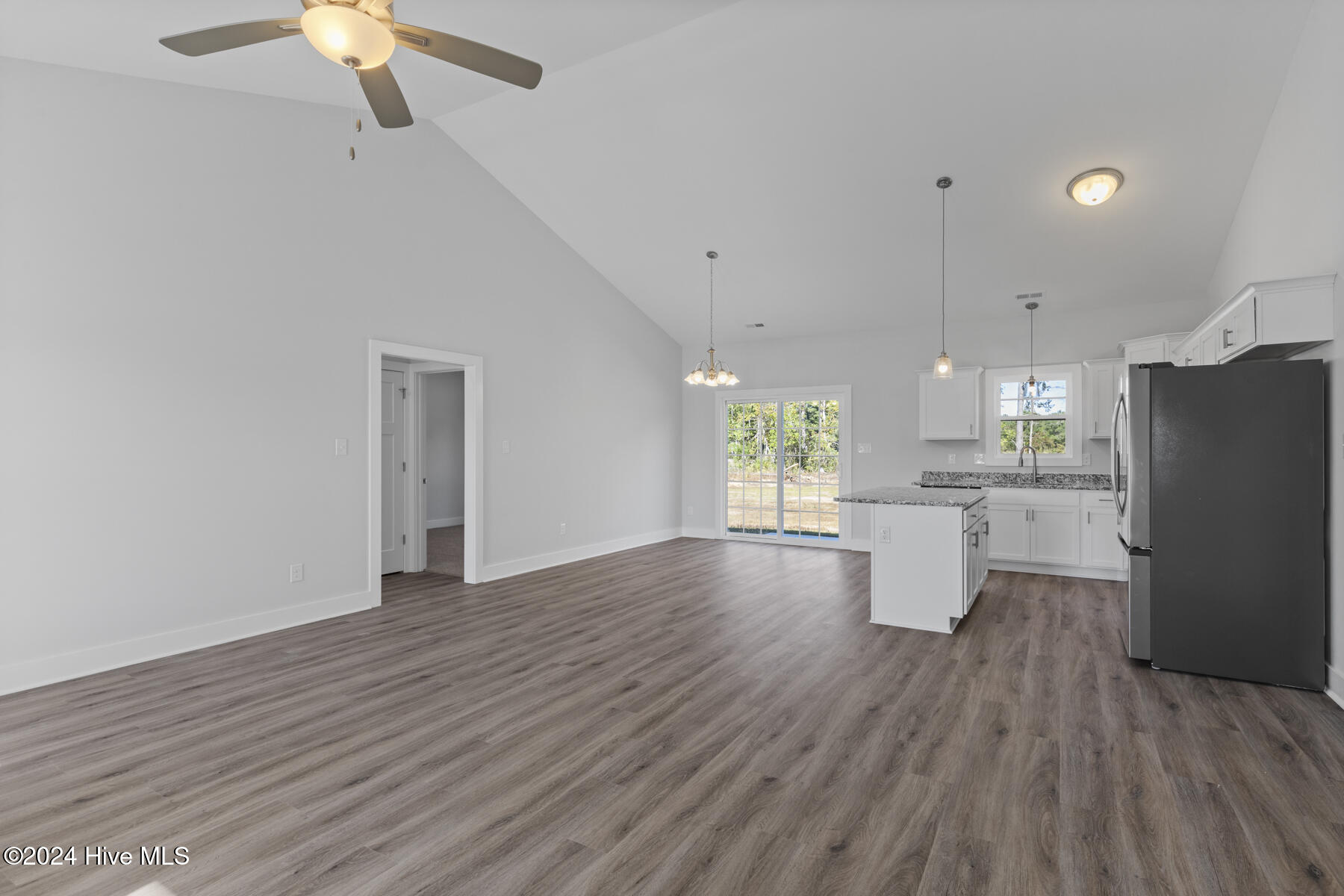 110 Napoli Drive Property Photo 4