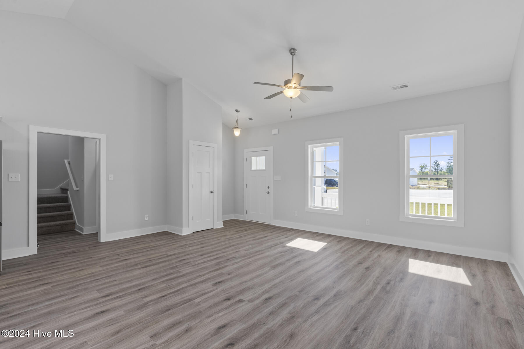 110 Napoli Drive Property Photo 6