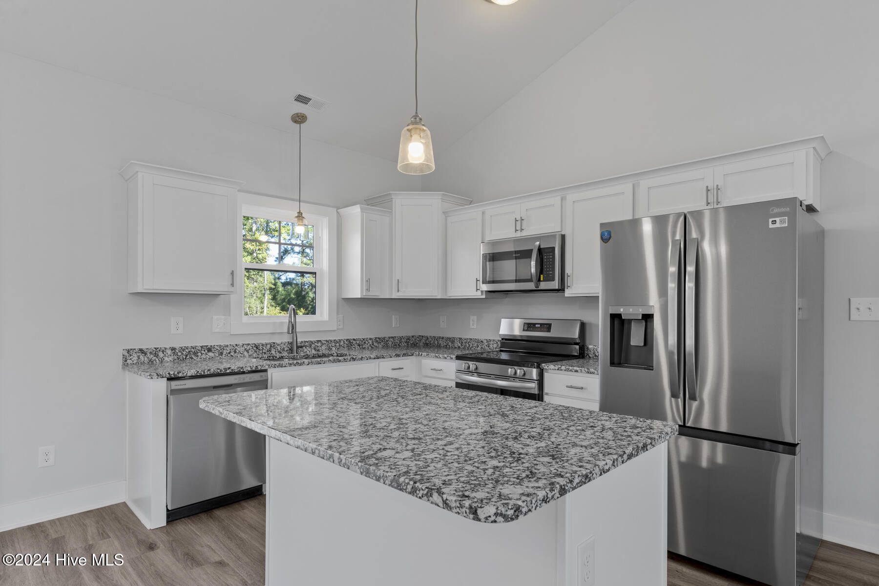 110 Napoli Drive Property Photo 10