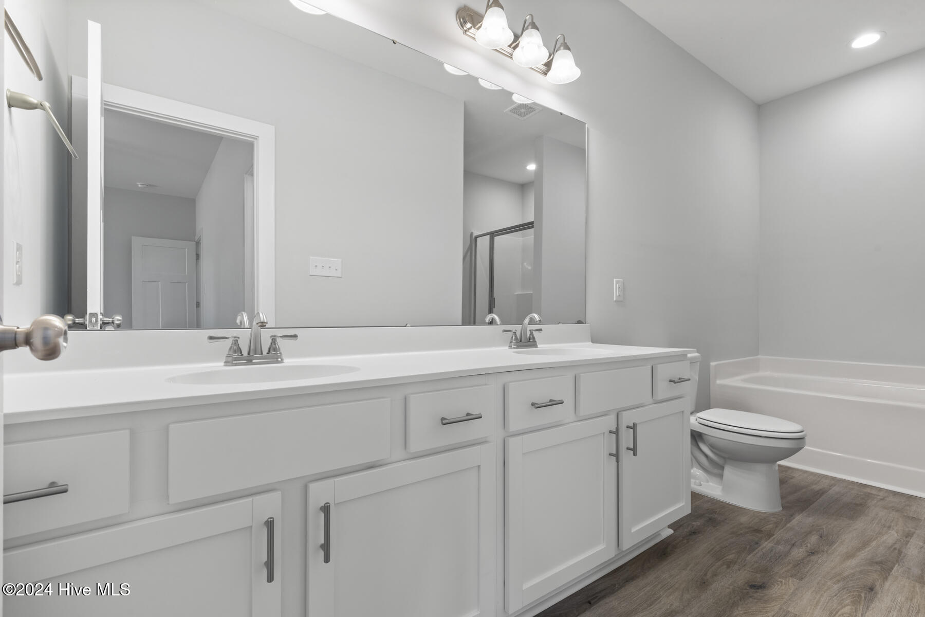 110 Napoli Drive Property Photo 16