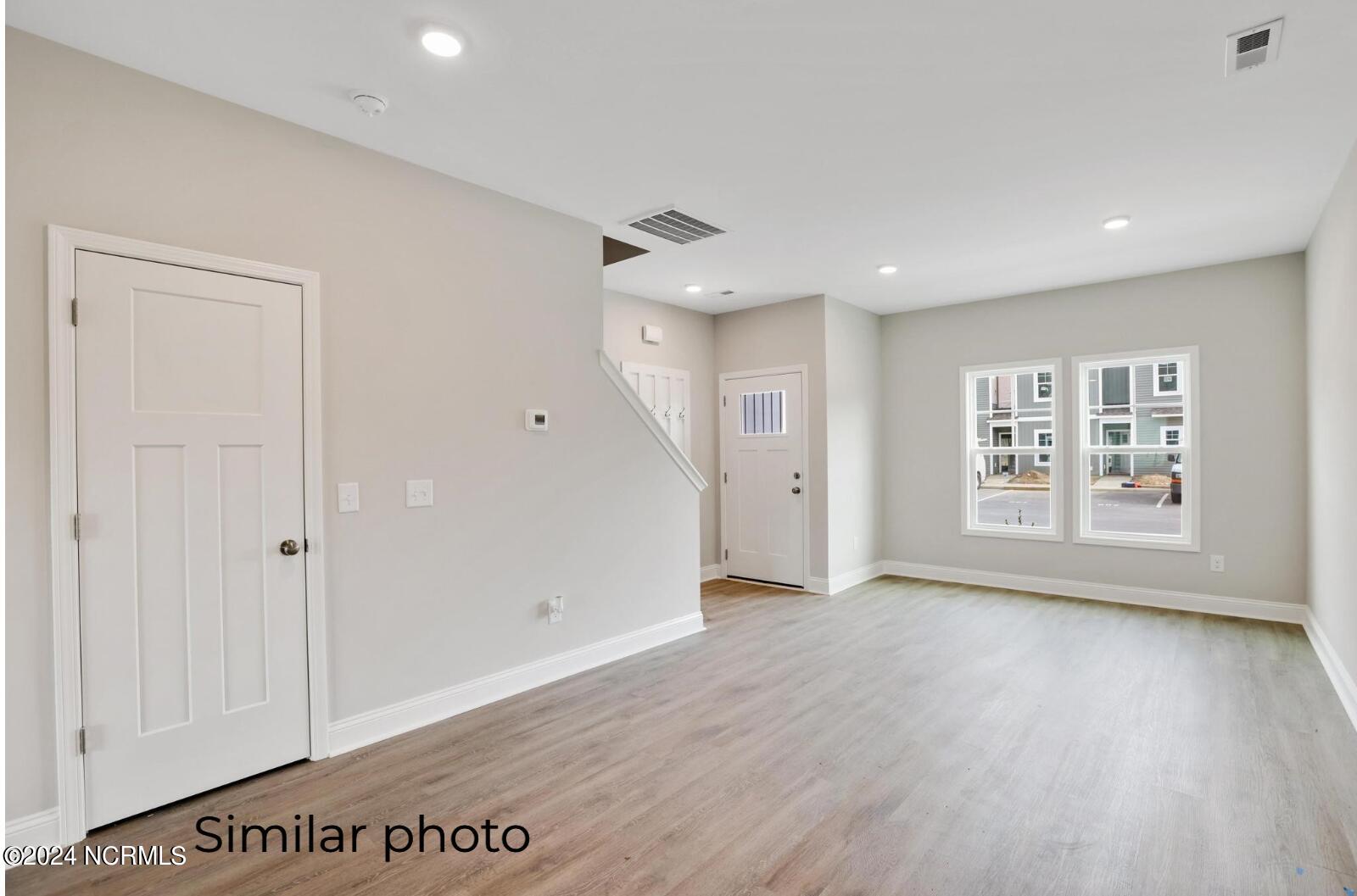191 Loren Road Property Photo 4